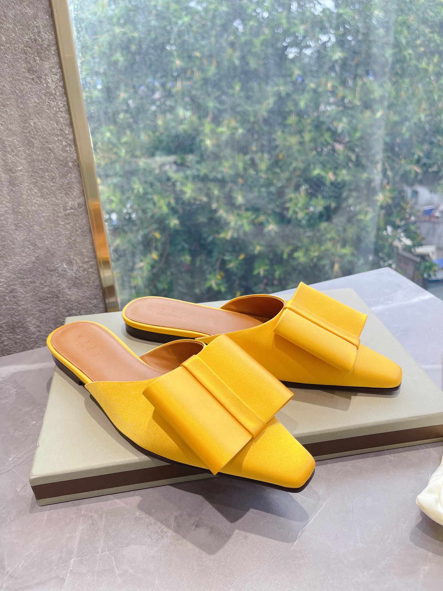 Manrimani’s Exclusive 2022 Butterfly Shoes: Top Edition Surrogate Level