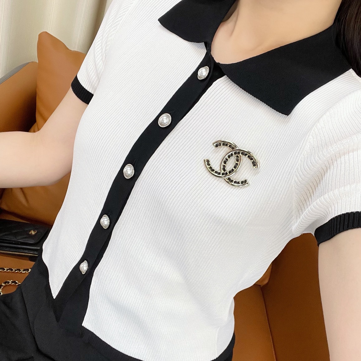 新款☑️CHANEL香奈儿双c黑皮绳胸针