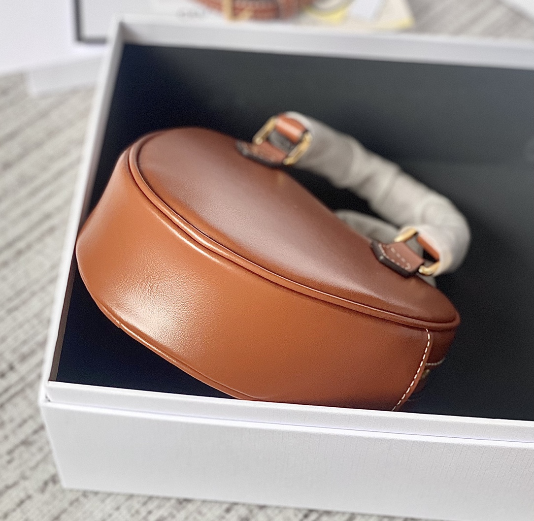 CELINE 2022年情人节限量新年胶囊系列心形手包 198222焦糖色