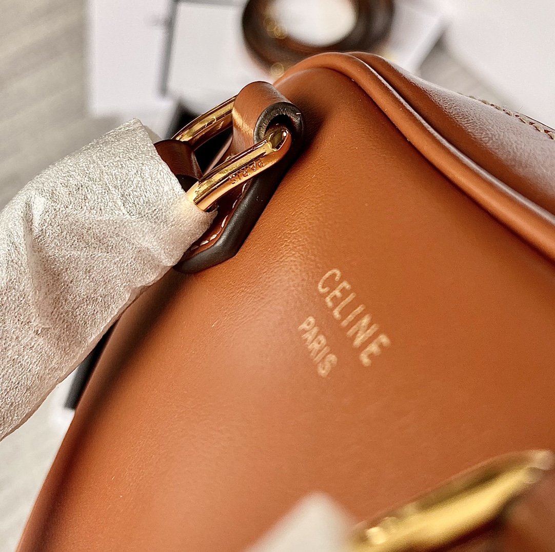 CELINE 2022年情人节限量新年胶囊系列心形手包 198222焦糖色