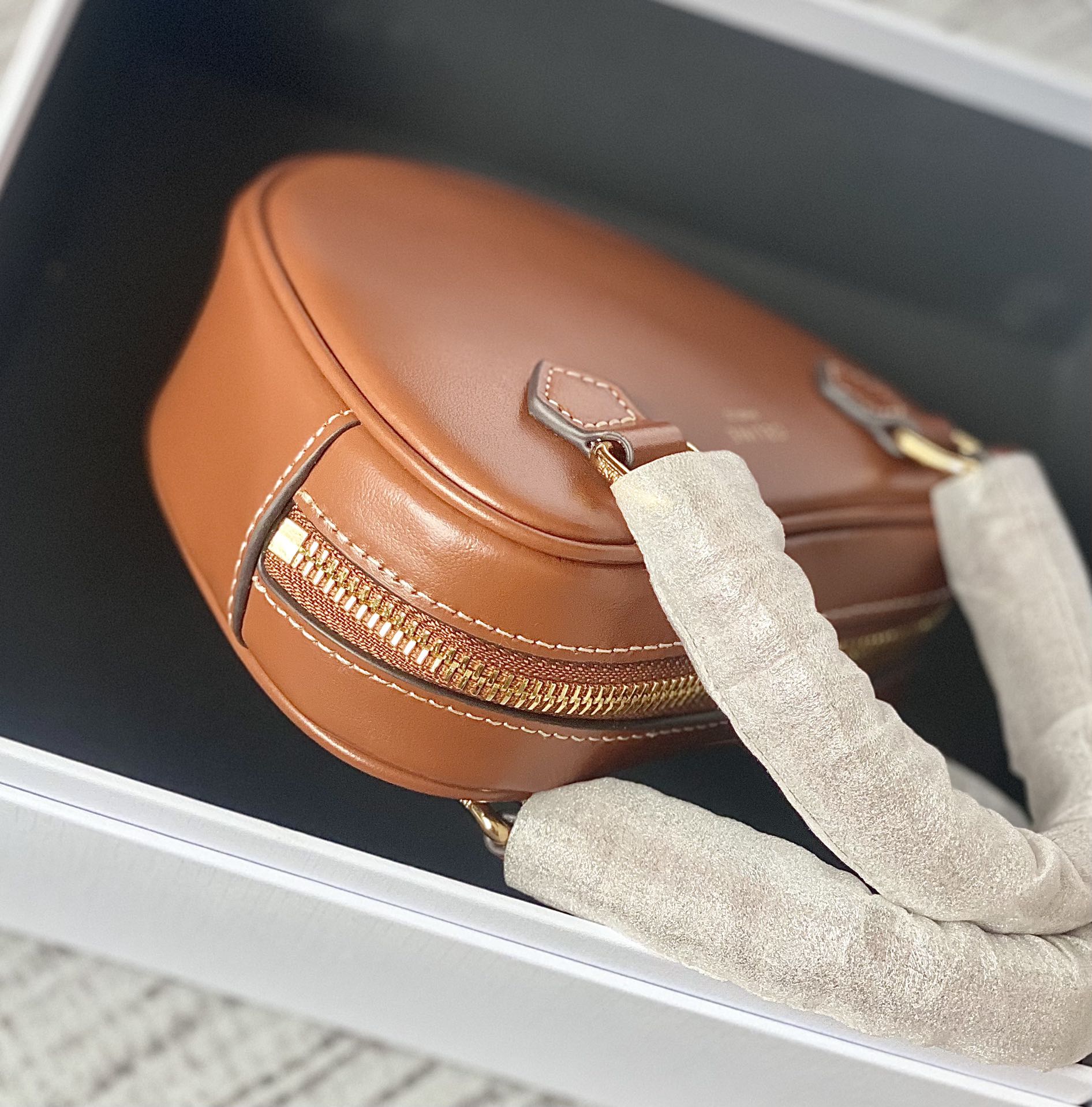 CELINE 2022年情人节限量新年胶囊系列心形手包 198222焦糖色