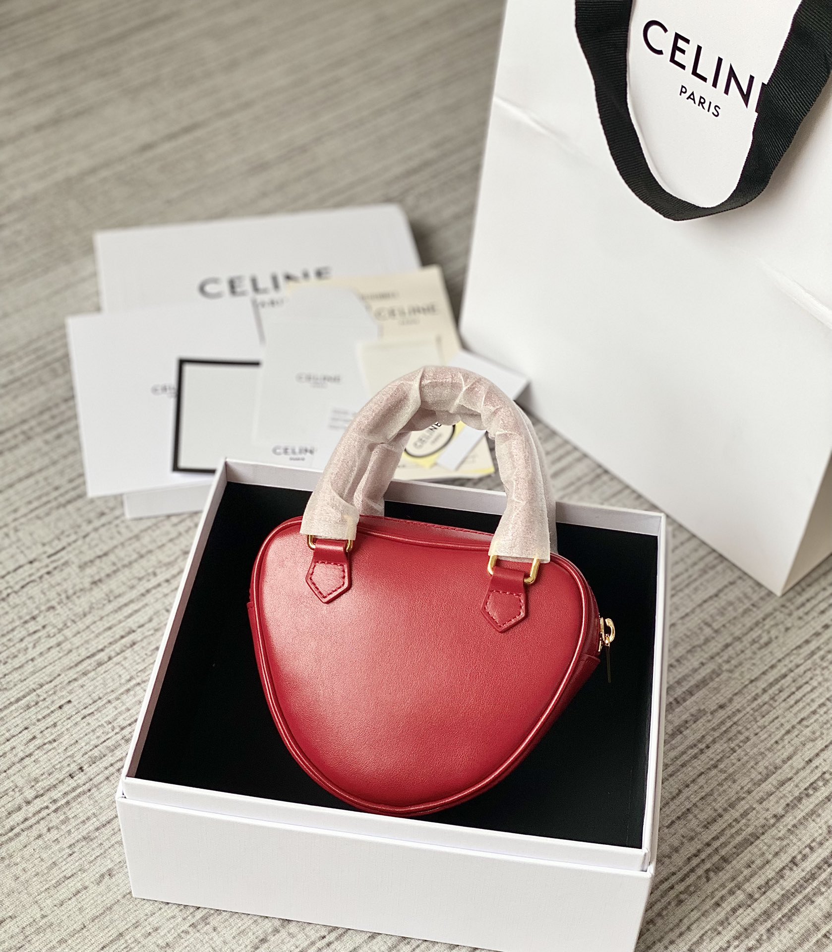 CELINE 2022年情人节限量新年胶囊系列心形手包 198222红色