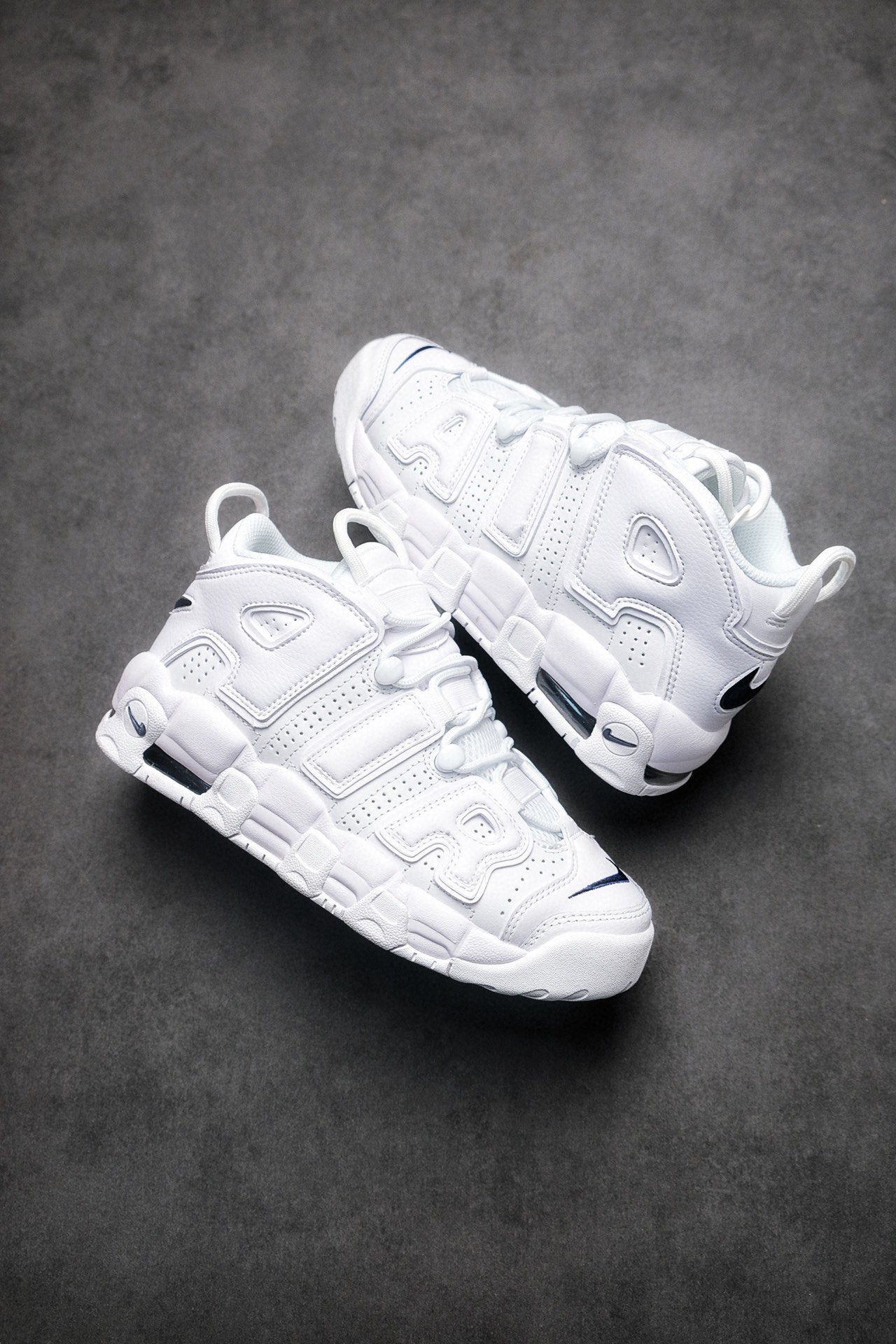 I0 近期补齐配色原装级别 全新批次 NK Air More Uptempo OG 皮蓬系列“大AIR” 私模大底带颗粒 原盒原标 所有材料细节均全方位对比正品 目前市面最佳版本