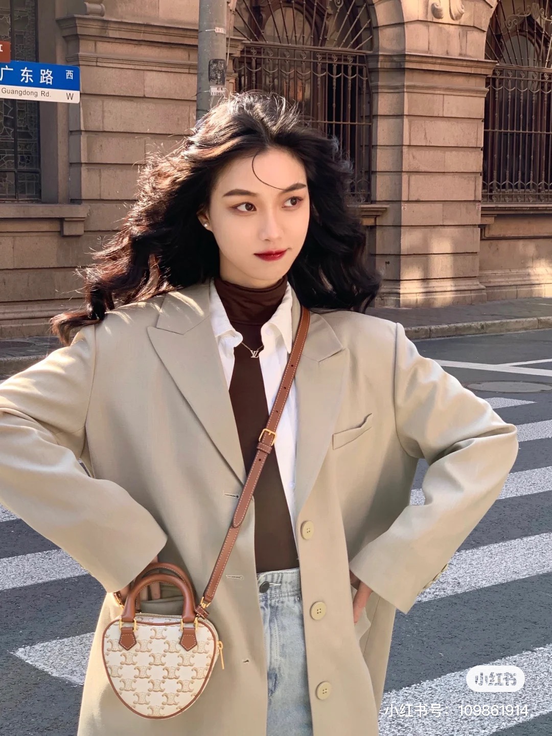 CELINE 2022年情人节限量新年胶囊系列心形手包 198222白花