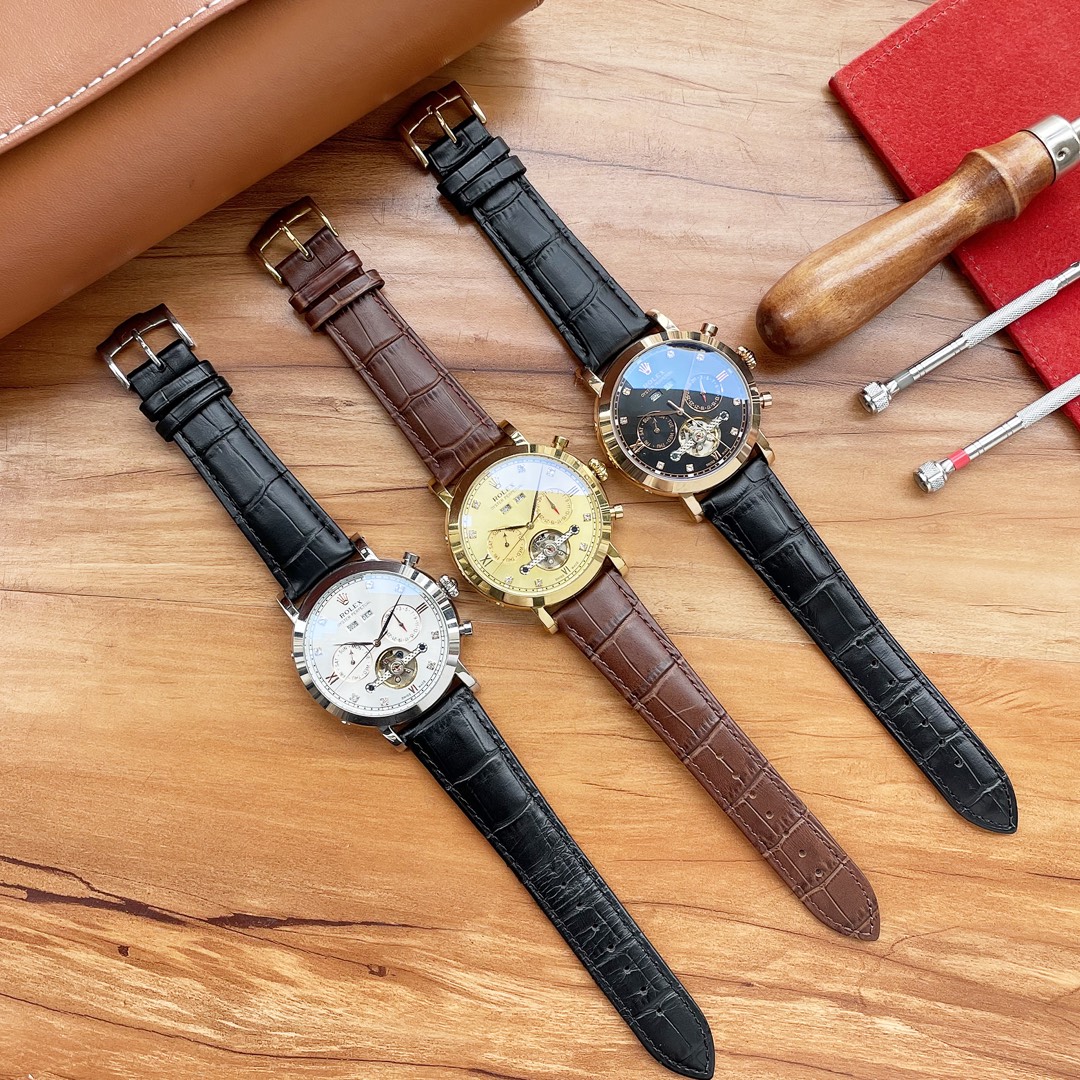 上手效果极佳 销量冠军 简约精致热卖 最新： 劳力士 Rolex 精品推荐多功能新品 类型：精品男士腕表 材质：真牛皮表带 机芯：高端全自动机械机芯 镜面：矿物质强化玻璃更高清 品味高雅 浩瀚大气 匠心独运 腕间瑰宝 纯自然光拍摄 零P图 尺寸：直径41mm厚12mm