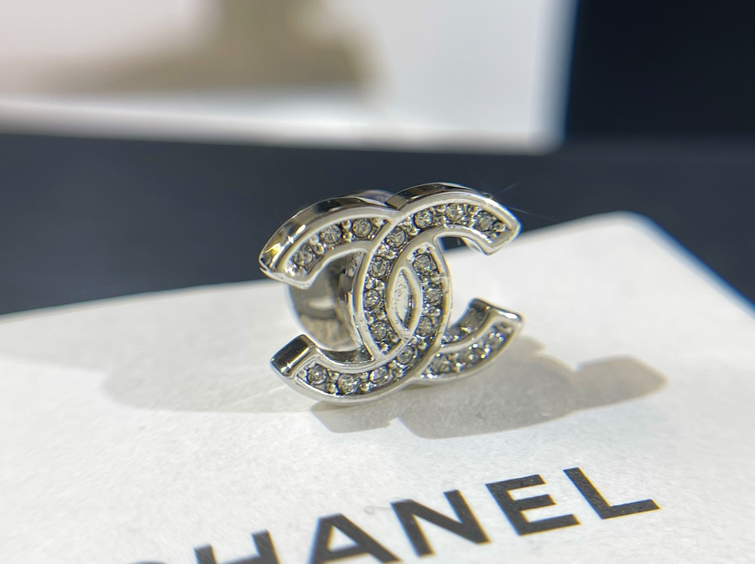 新款☑️CHANEL香奈儿双c 蝴蝶结 五角星胸针