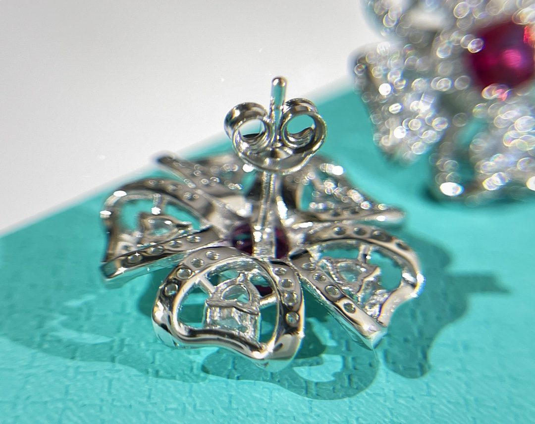 新款☑️TIFFANY&Co.蒂芙尼四叶草红宝石项链 耳钉
