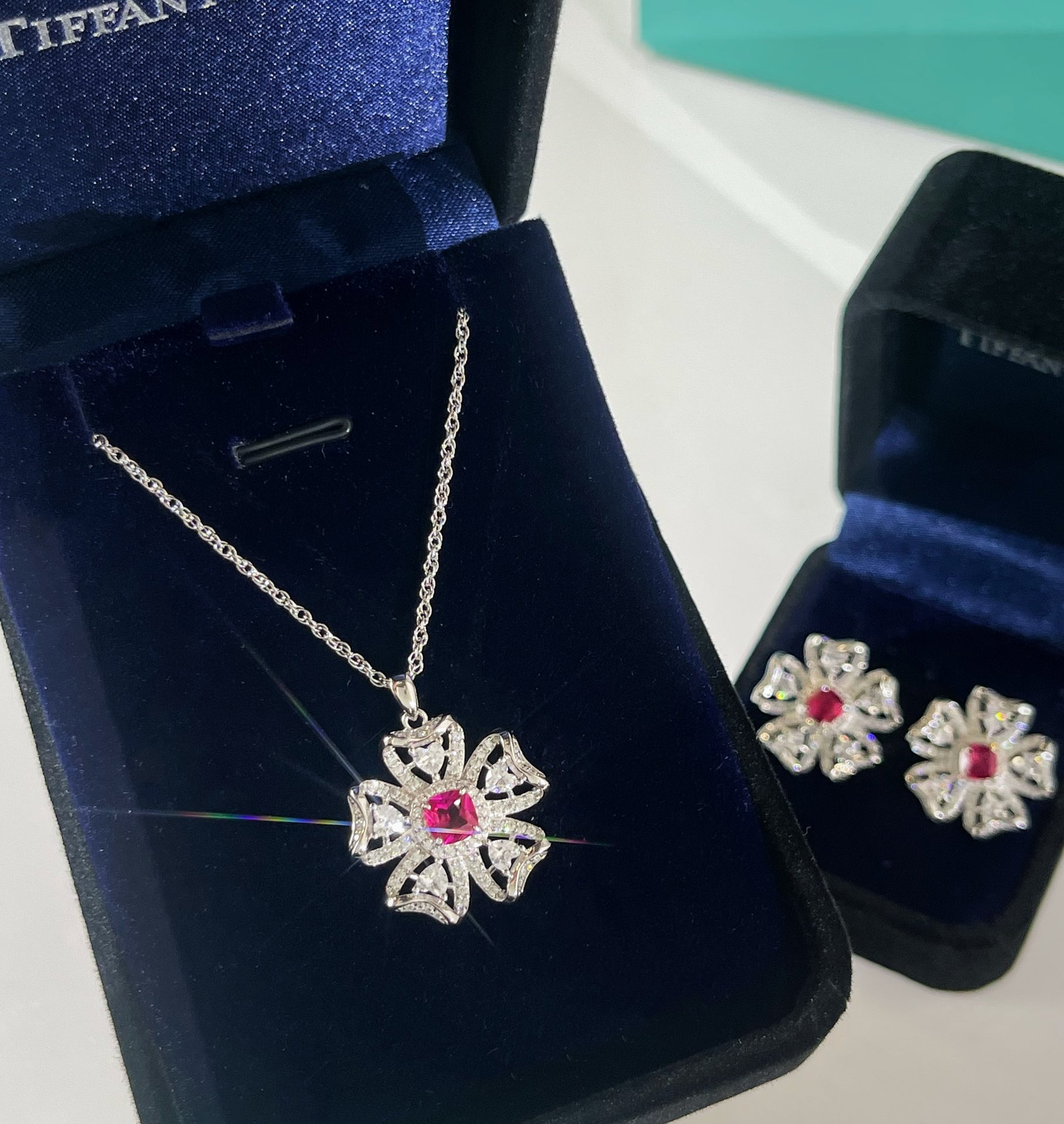 新款☑️TIFFANY&Co.蒂芙尼四叶草红宝石项链 耳钉