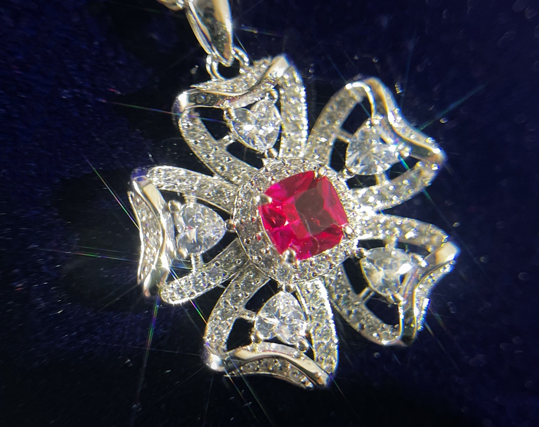 新款☑️TIFFANY&Co.蒂芙尼四叶草红宝石项链 耳钉