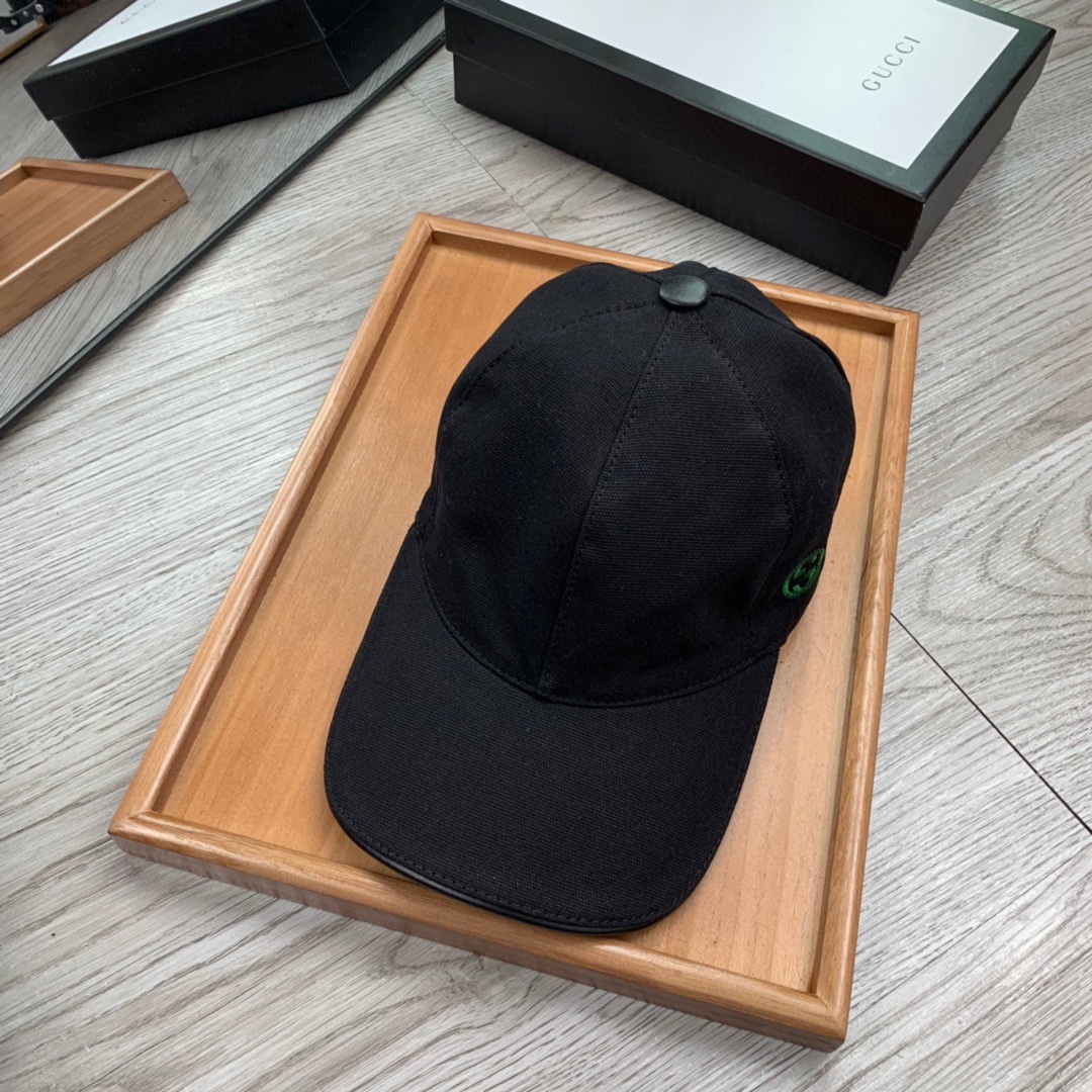 NO:199964,.G Home.【Super A Quality】Latest Model!  Fashion trend, high-end workmanship!  Every hat is made with care!  Oxford material!  First layer of cowhide!  With boxes, dust bags, cards!  Extraordinary quality, details are also very important. Leather cap nails, leather adjustment belt!  Hat fisherman hat baseball hat knit hat, hat, gucci, espadrilles, cowhide, hats19860909.G家.【超A品质】最新款！时尚潮流,高端做工！每一个帽子都是用心之作！牛津材质！头层牛皮！配盒子、防尘袋、卡片！非一般的品质,细节也很重要.真皮帽钉,真皮调节带！帽子渔夫帽棒球帽针织帽,帽子,gucci,espadrilles,cowhide,hats,hat