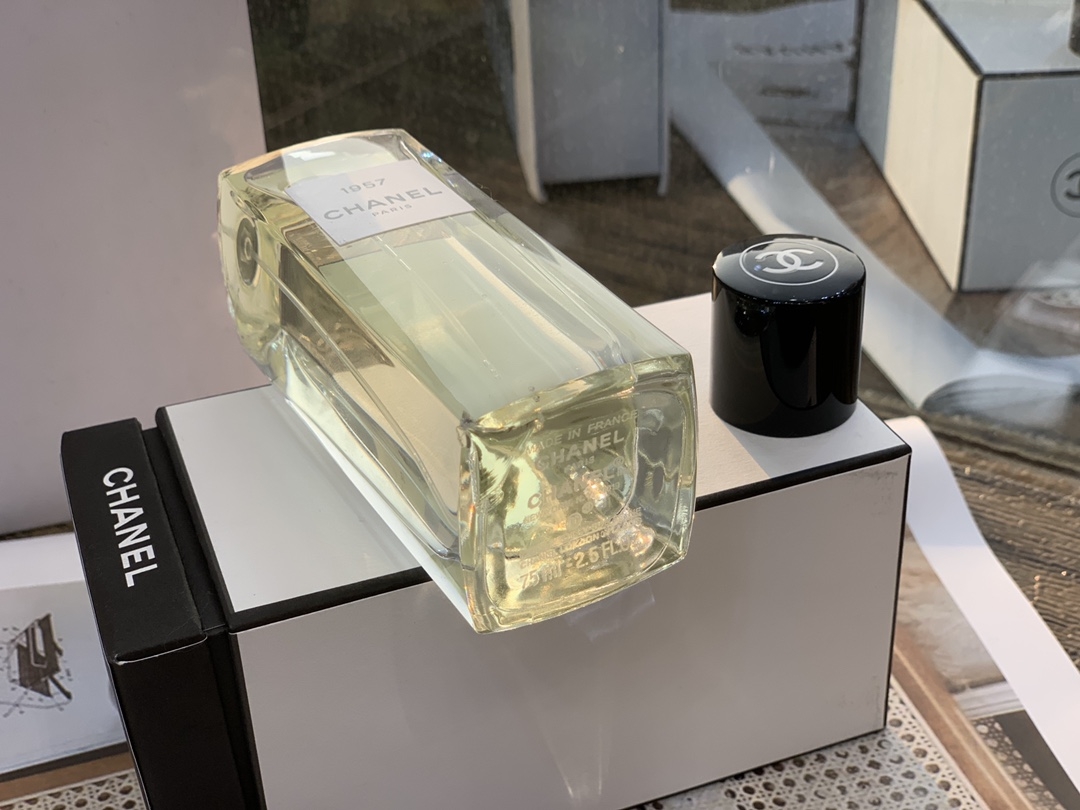 Chanel luxury item 9