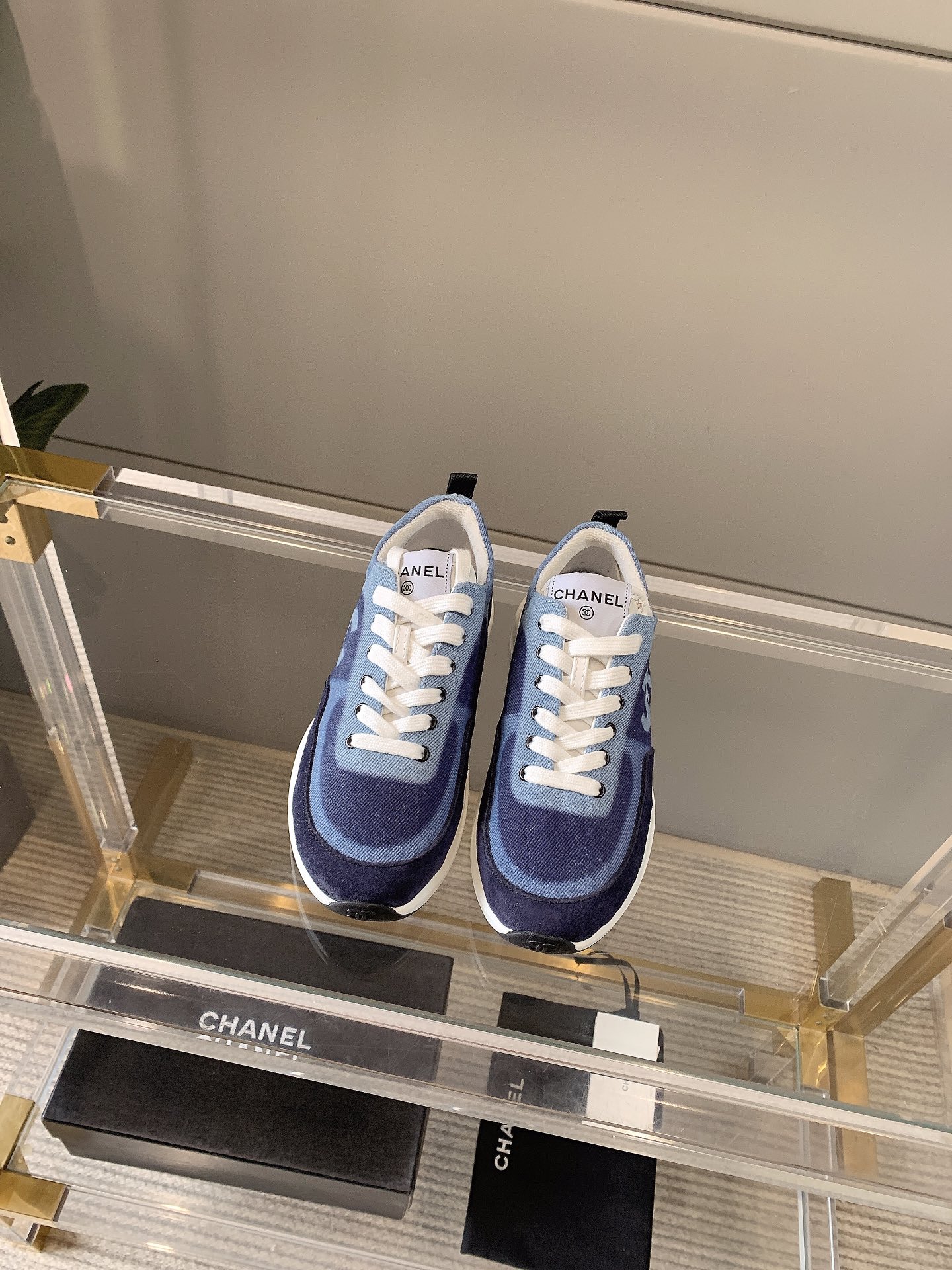 NO:874398,CHANE's latest denim casual sneakers are lightweight, comfortable and feel great on your feet!  Imported denim for the upper, original towel material for the lining, comfortable latex insole, original molded foam sole, size 35-39 (customized for 40), casual shoes/sports shoes, chanel, sneakers19860909CHANE*新款牛仔布休闲运动鞋 轻便舒适 脚感超棒！ 鞋面进口牛仔布 内里原版毛巾料 舒适乳胶鞋垫 原版开模发泡底 码数35-39（40定做）,休闲鞋/运动鞋,chanel,sneakers,Women's Shoes