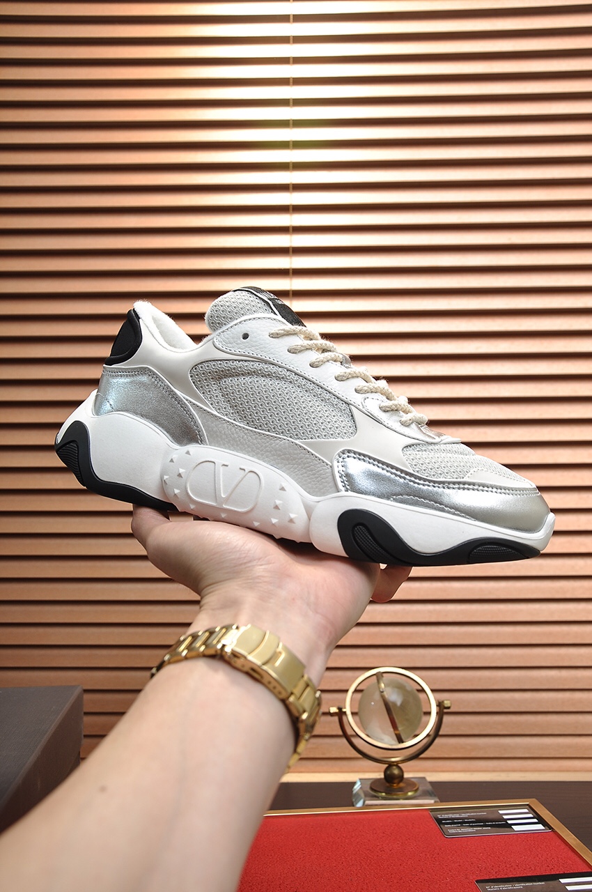 K5  华伦天奴原单 官网最 ，最新時尚休闲男鞋🔜鞋面選用进口上等原版头层牛皮拼接飞织，网布内里，上脚非常有型，个性时尚橡膠耐磨大底，实物拍摄🎬實物更好看，