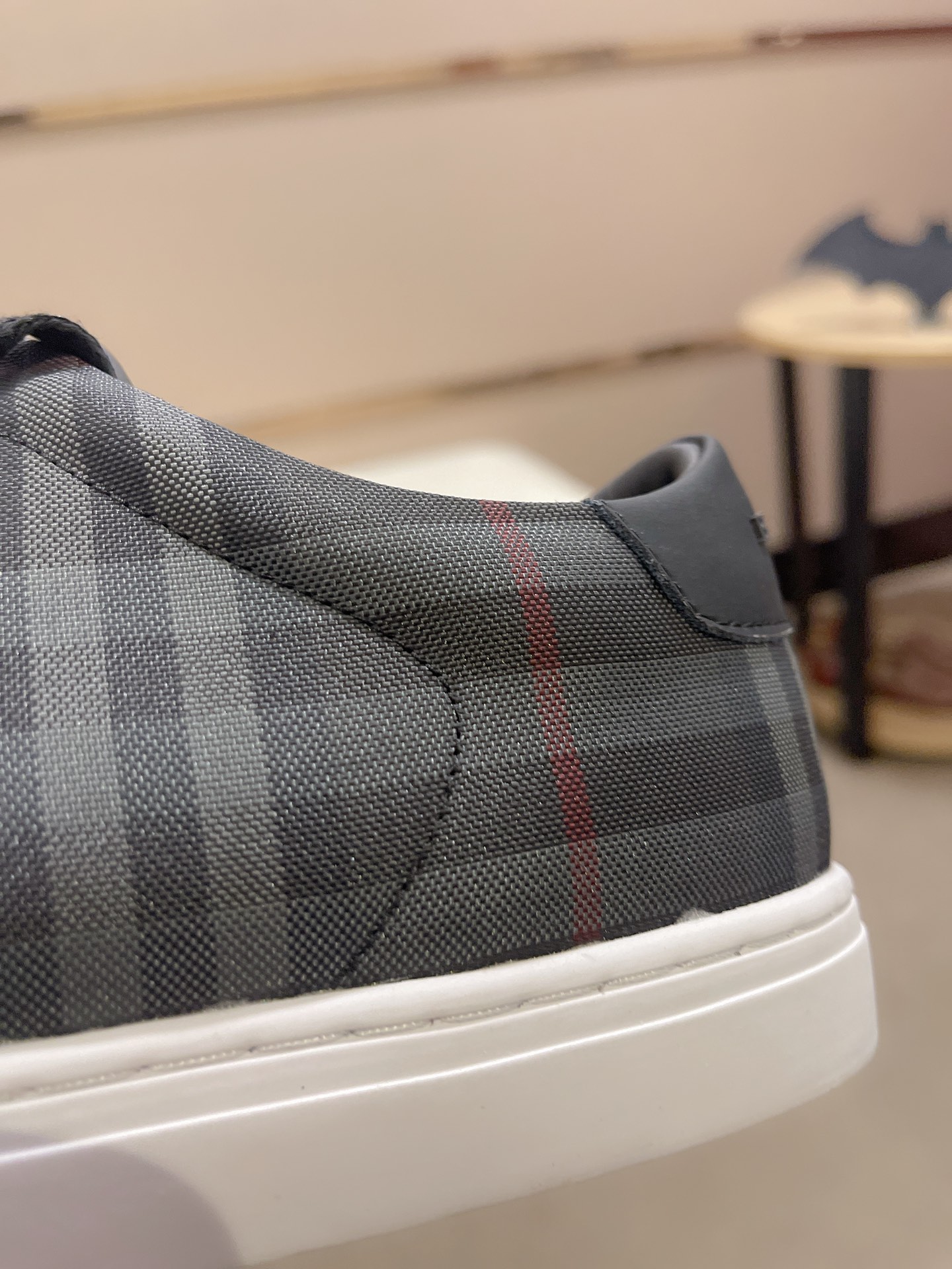 Precio de fábrica:Sincronización de contadorBURBERRY Burberry generación superior sincrónica a la ve
