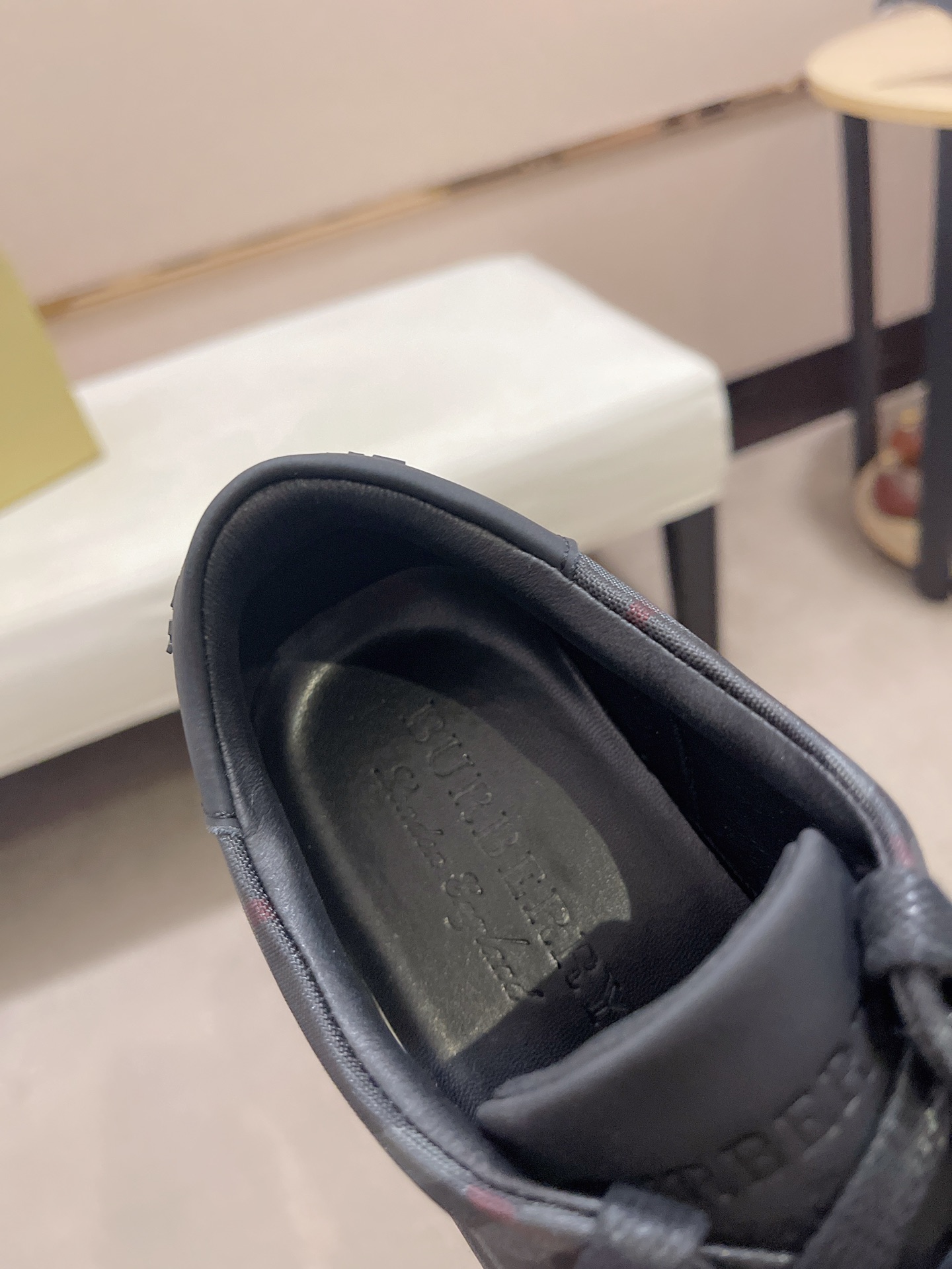 Precio de fábrica:Sincronización de contadorBURBERRY Burberry generación superior sincrónica a la ve