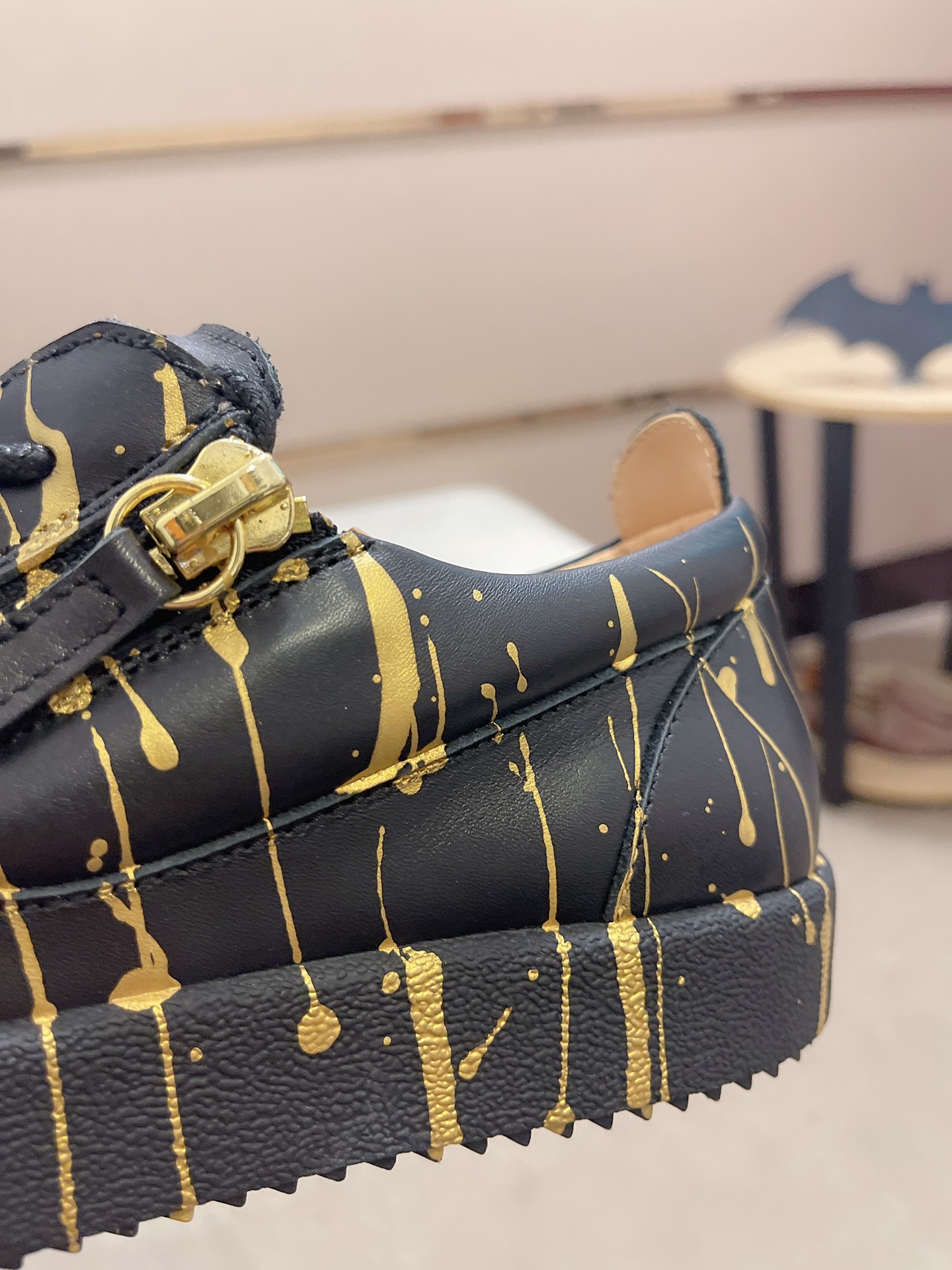 Precio de fábrica 360GIUSEPPE ZANOTTI / Giuseppe Zanotti, nacido en el famoso reino de lujo de Itali