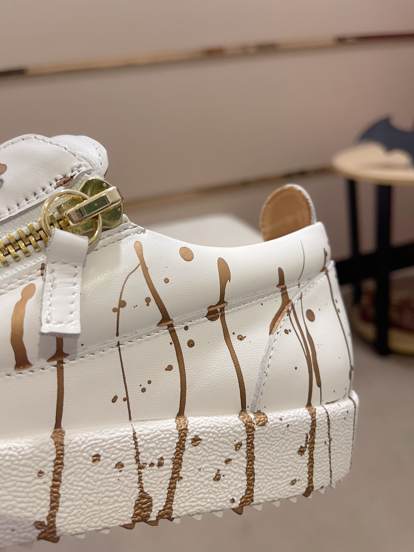 Precio de fábrica 360GIUSEPPE ZANOTTI / Giuseppe Zanotti, nacido en el famoso reino de lujo de Itali