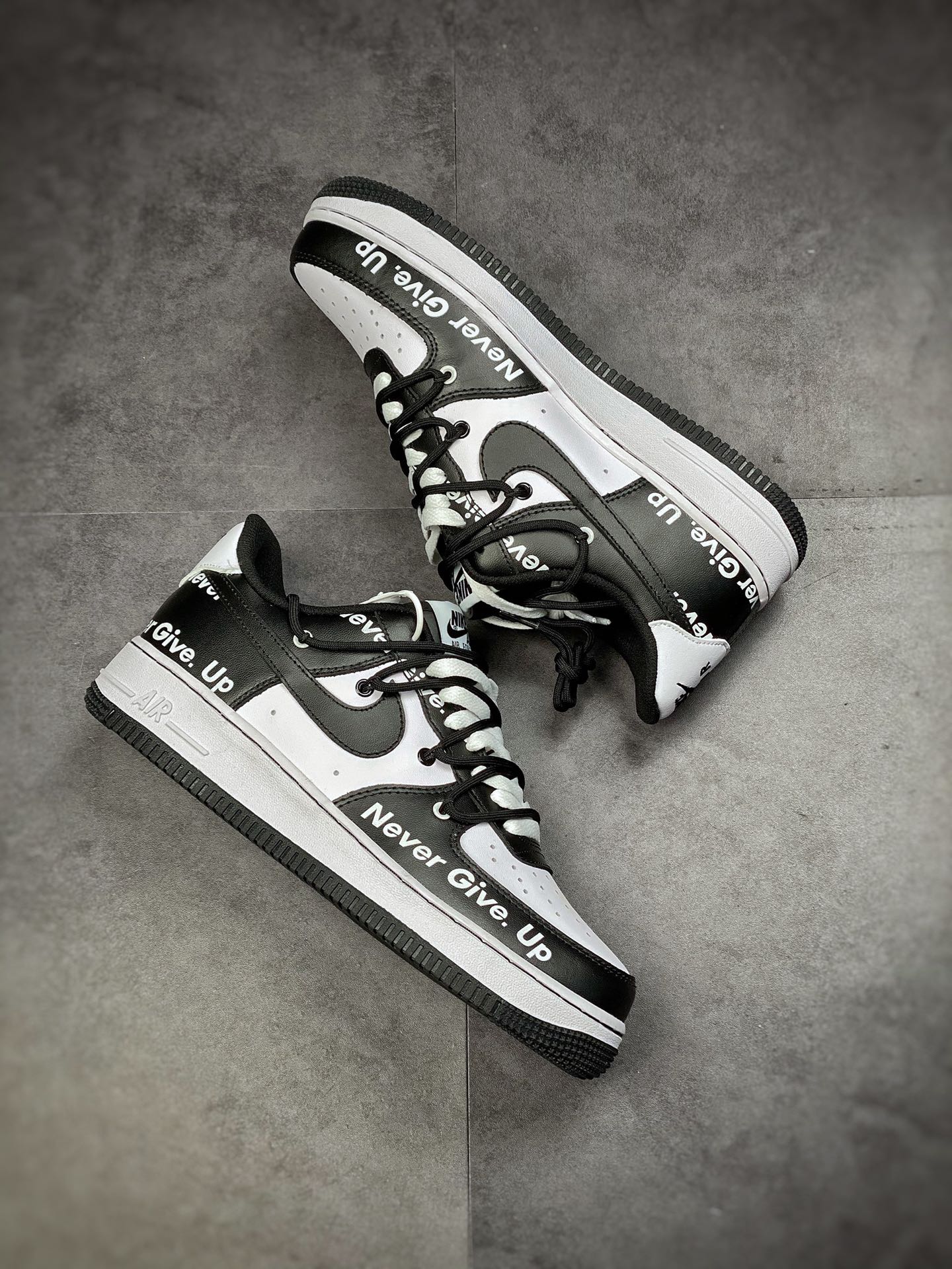 240  Nike Air Force 1 Low 07 黑白弹幕解构 CV1724-104