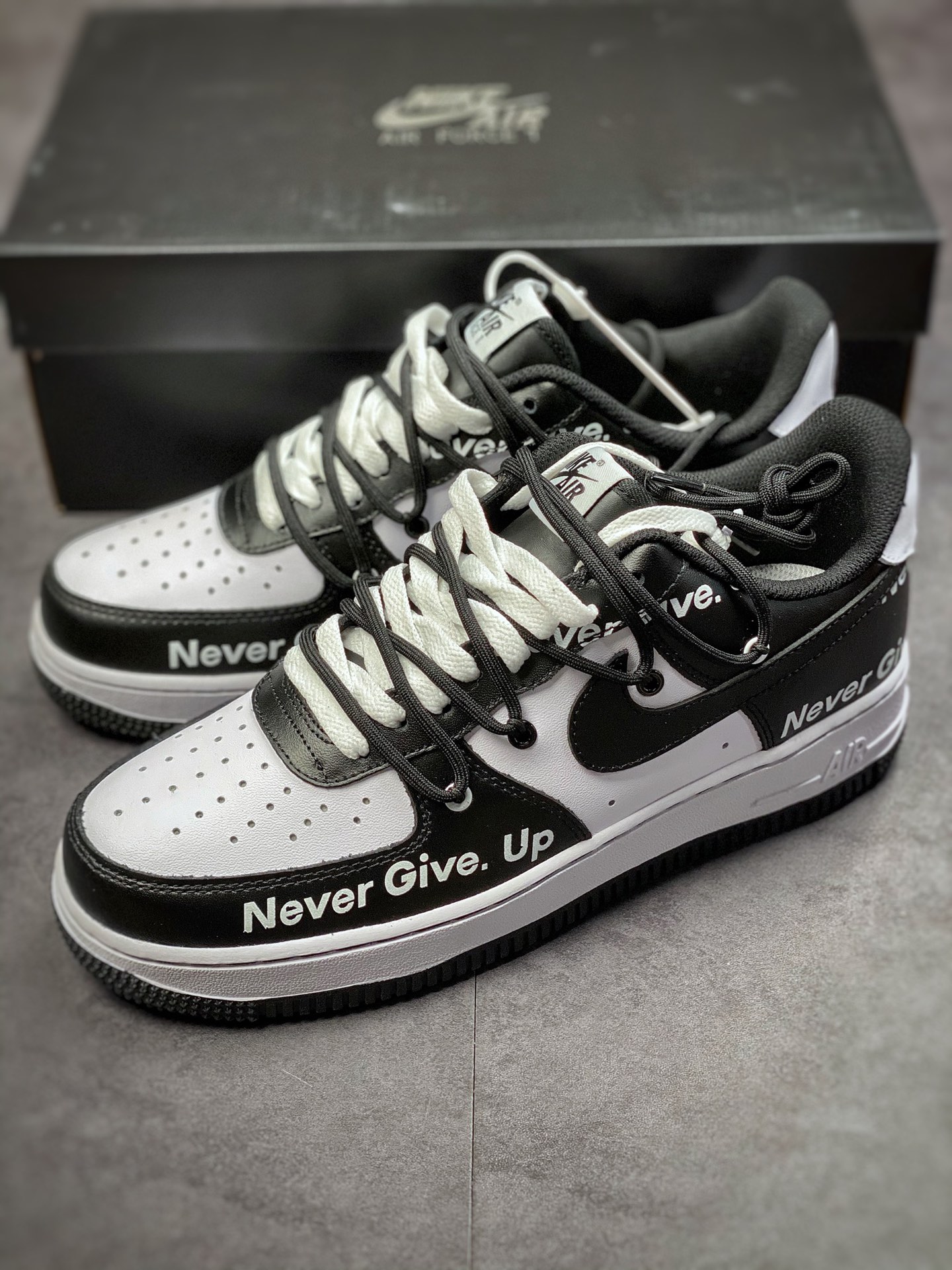 240  Nike Air Force 1 Low 07 黑白弹幕解构 CV1724-104