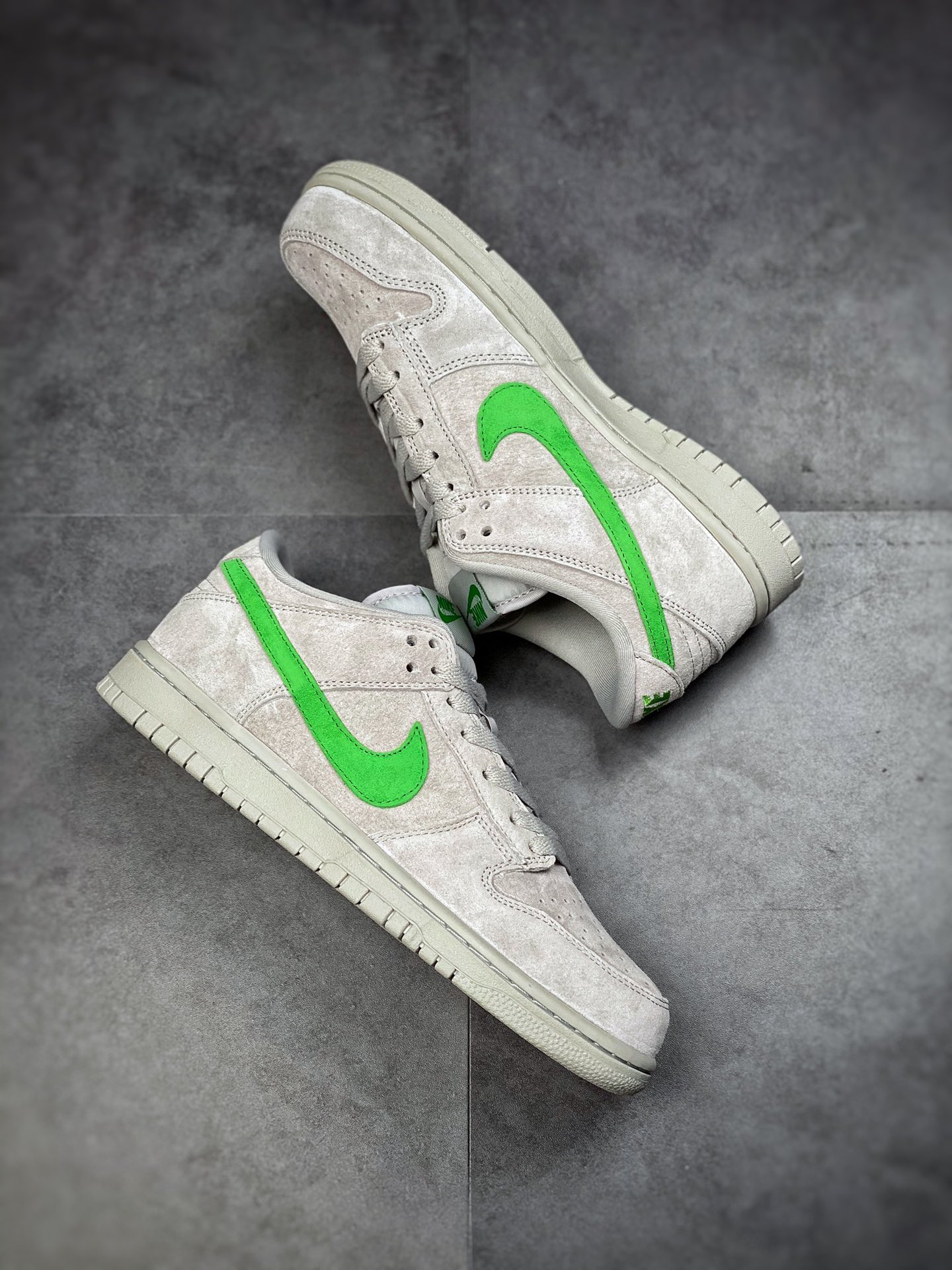 260  Nike SB Dunk Low 元年复刻 灰绿 316272-526