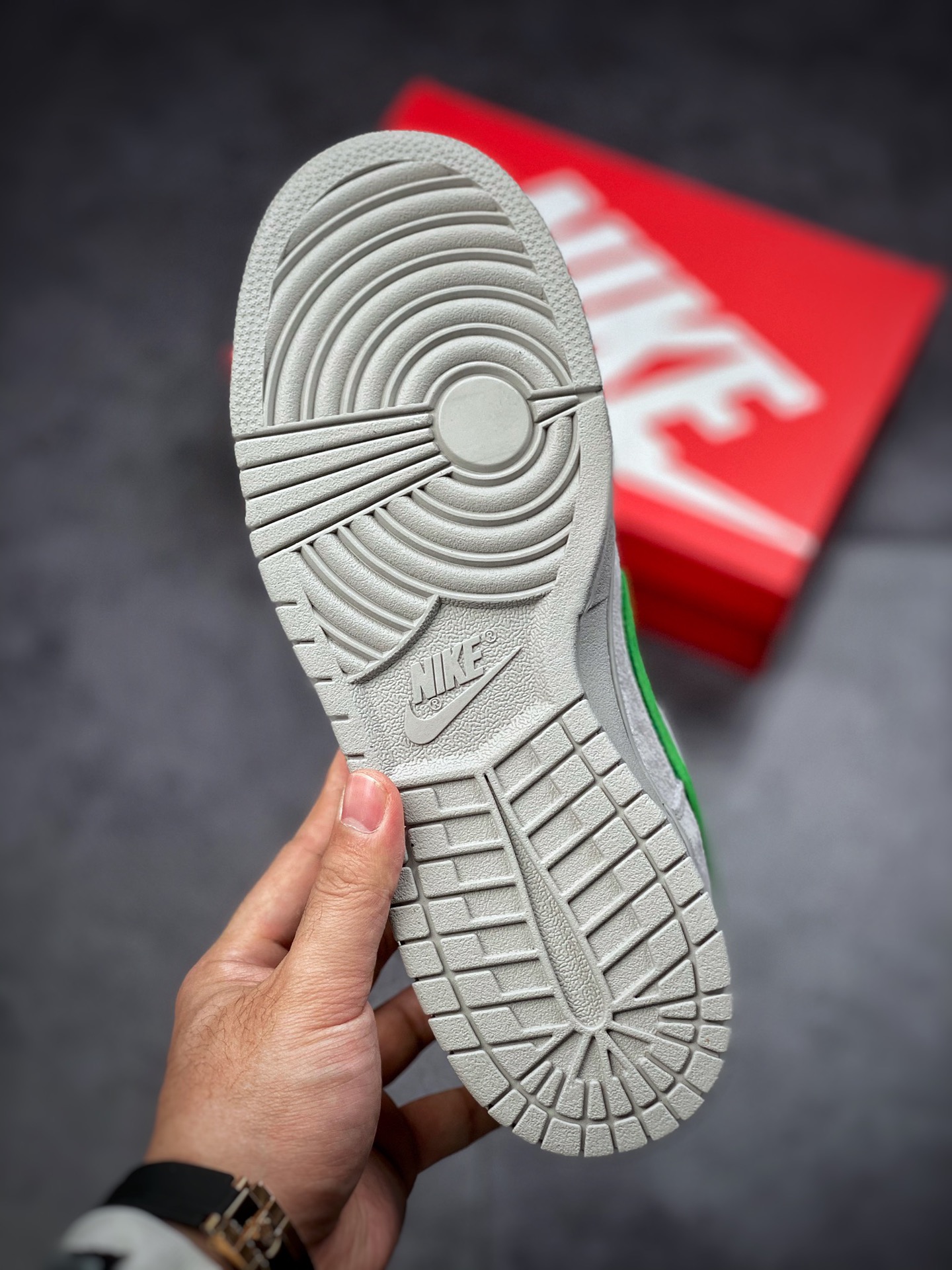 260  Nike SB Dunk Low 元年复刻 灰绿 316272-526