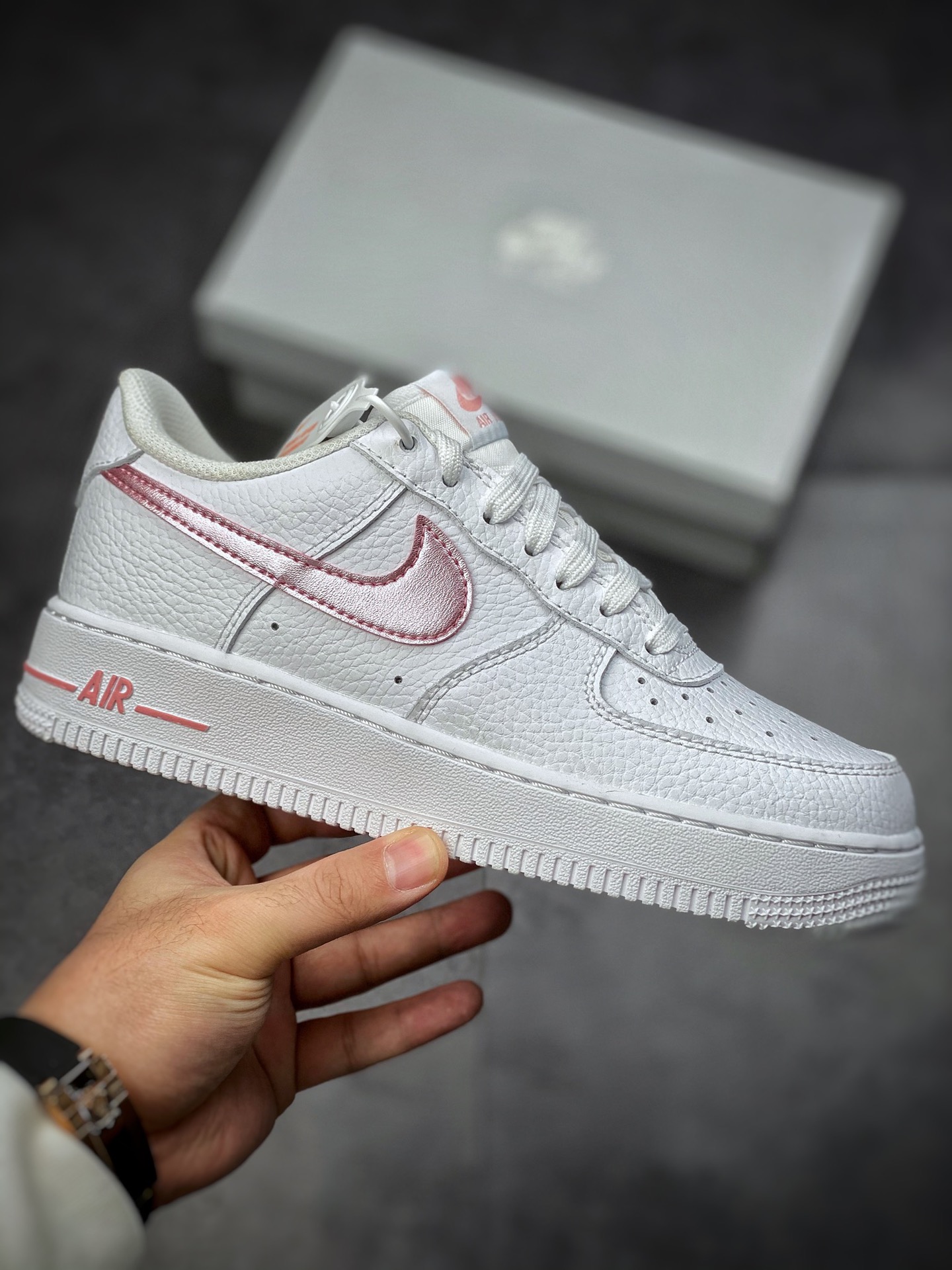 200  Nike Air Force 1 Low 07 荔枝纹玫瑰粉 CT3839-104