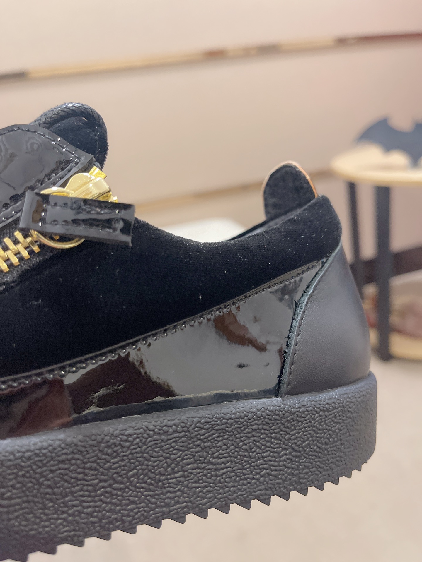 Precio de fábrica 300GIUSEPPE ZANOTTI / Giuseppe Zanotti, nacido en el famoso reino de lujo de Itali