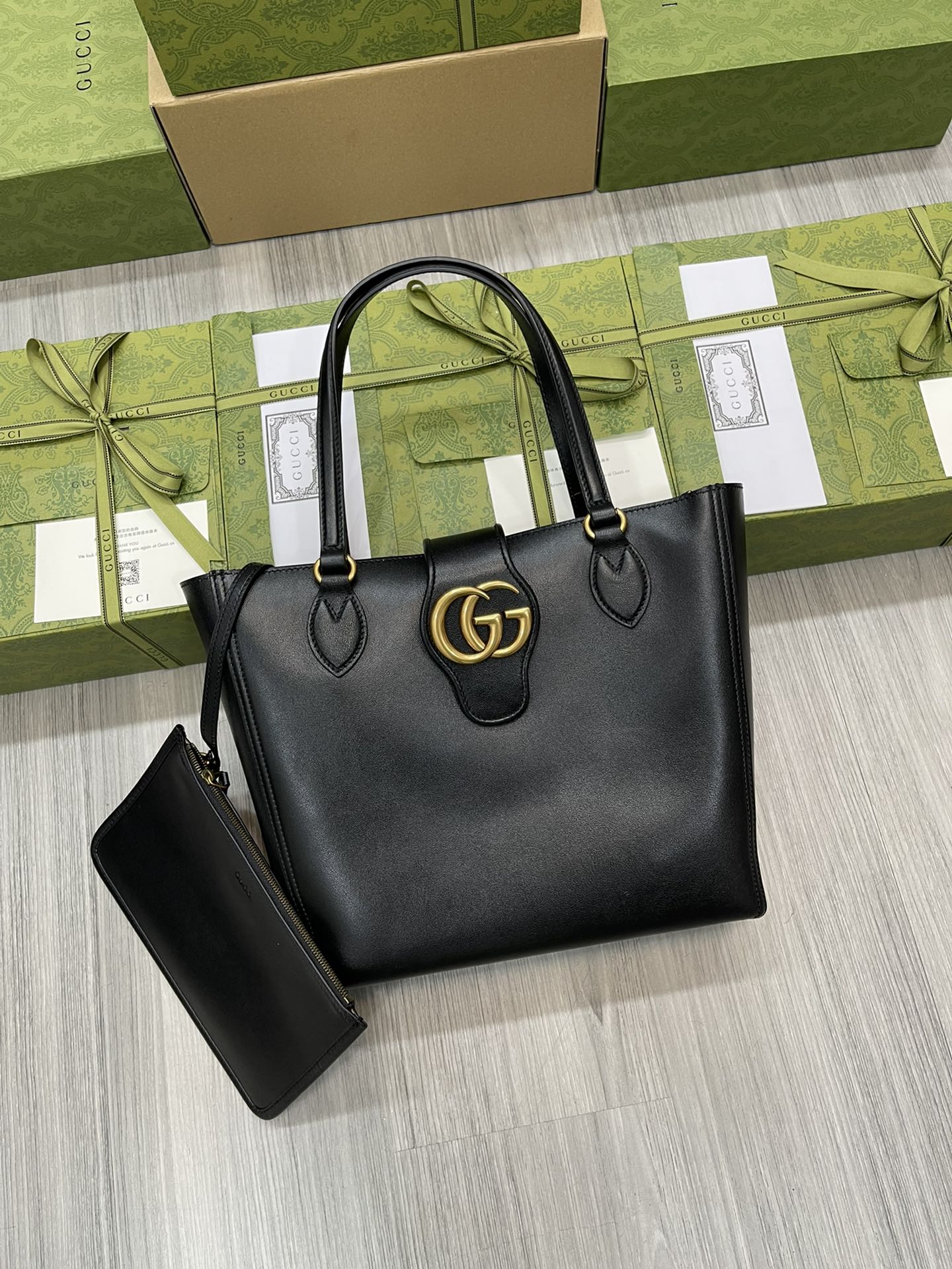 GUCCI сумка-тоут маленькая мягкая кожа с двойной G фурнитурой двумя ручками внутренним карманом