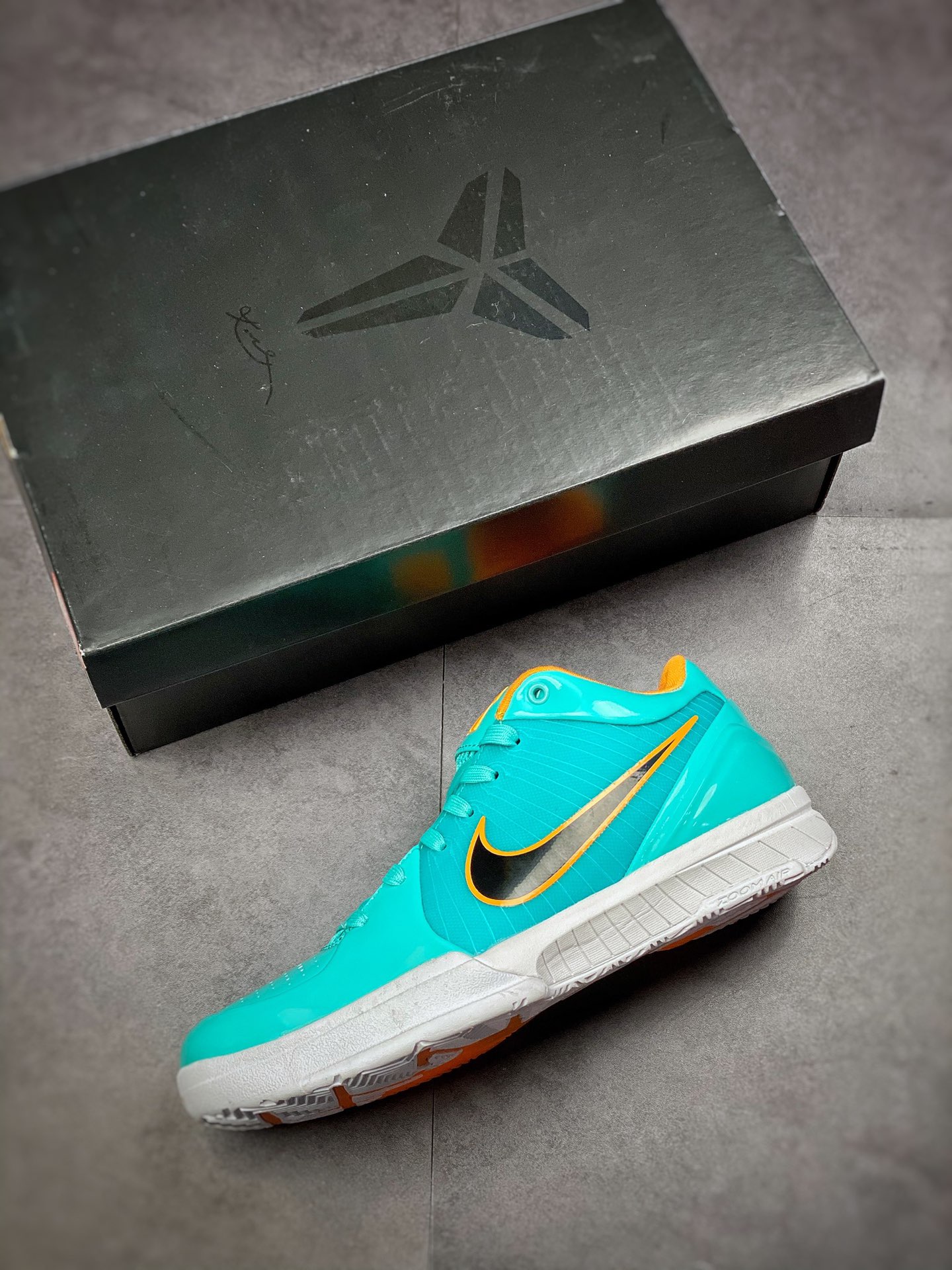 320  #灭世版 NIKE ZOOM KOBE 4 PROTRO  科比四代湖水绿 CQ3869-300