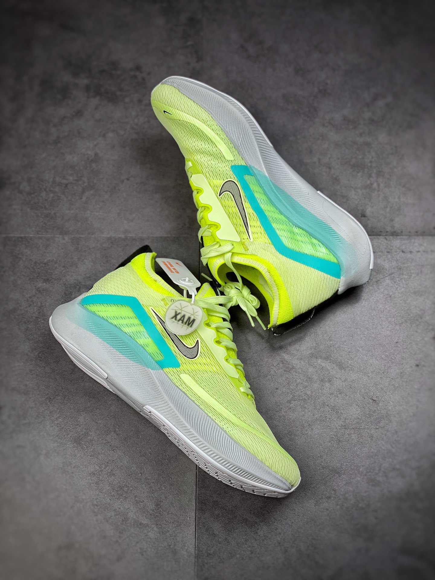 260  Nike Zoom Fly 4 耐克男子超弹碳板跑步鞋CT2401-700