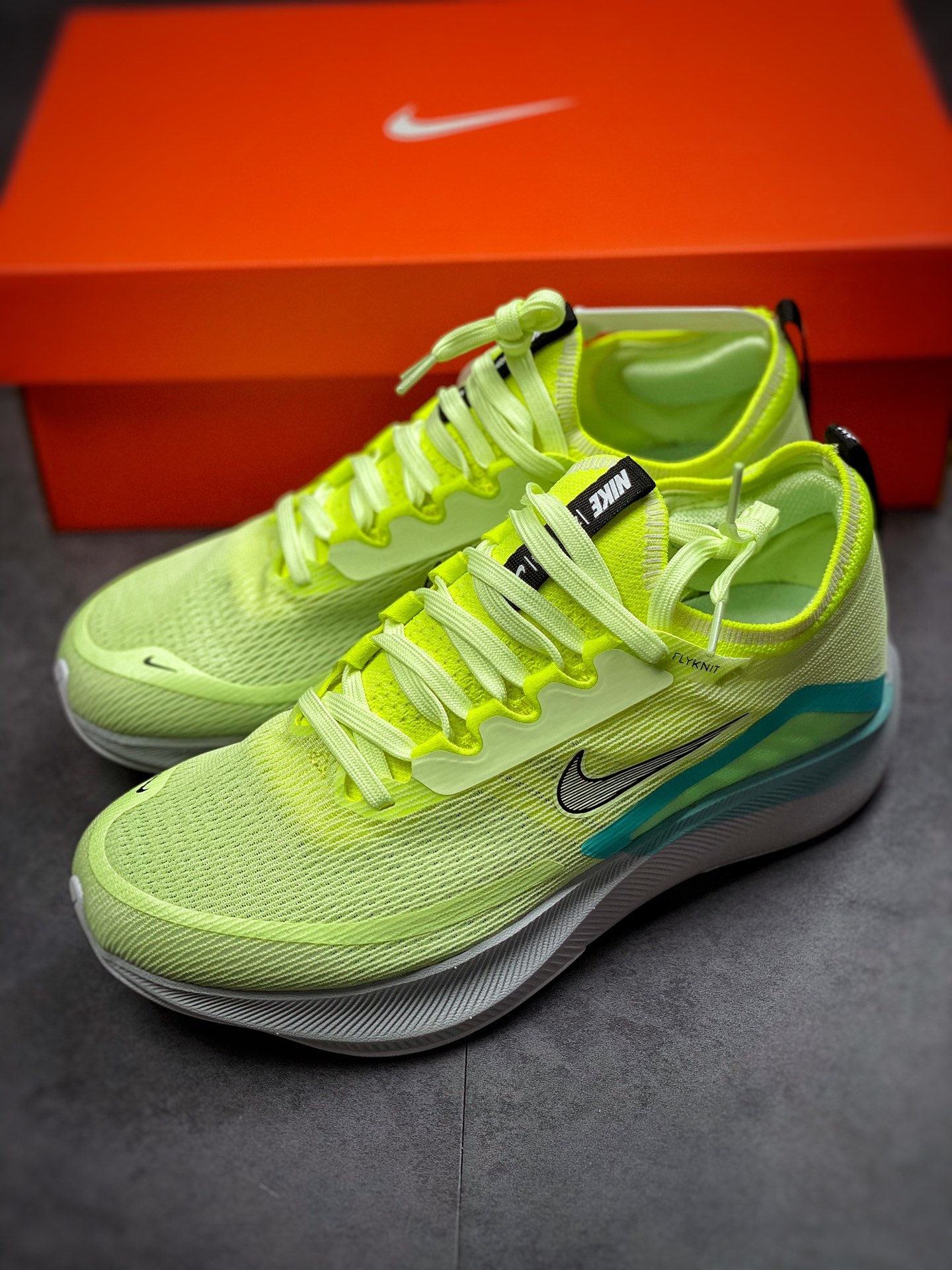 260  Nike Zoom Fly 4 耐克男子超弹碳板跑步鞋CT2401-700
