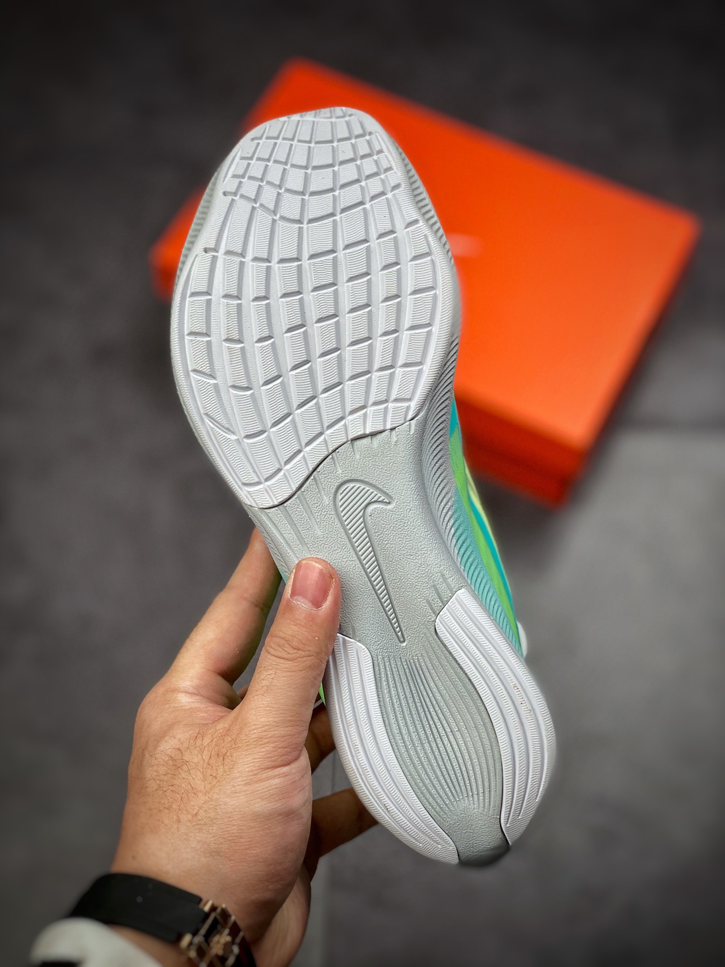 260  Nike Zoom Fly 4 耐克男子超弹碳板跑步鞋CT2401-700