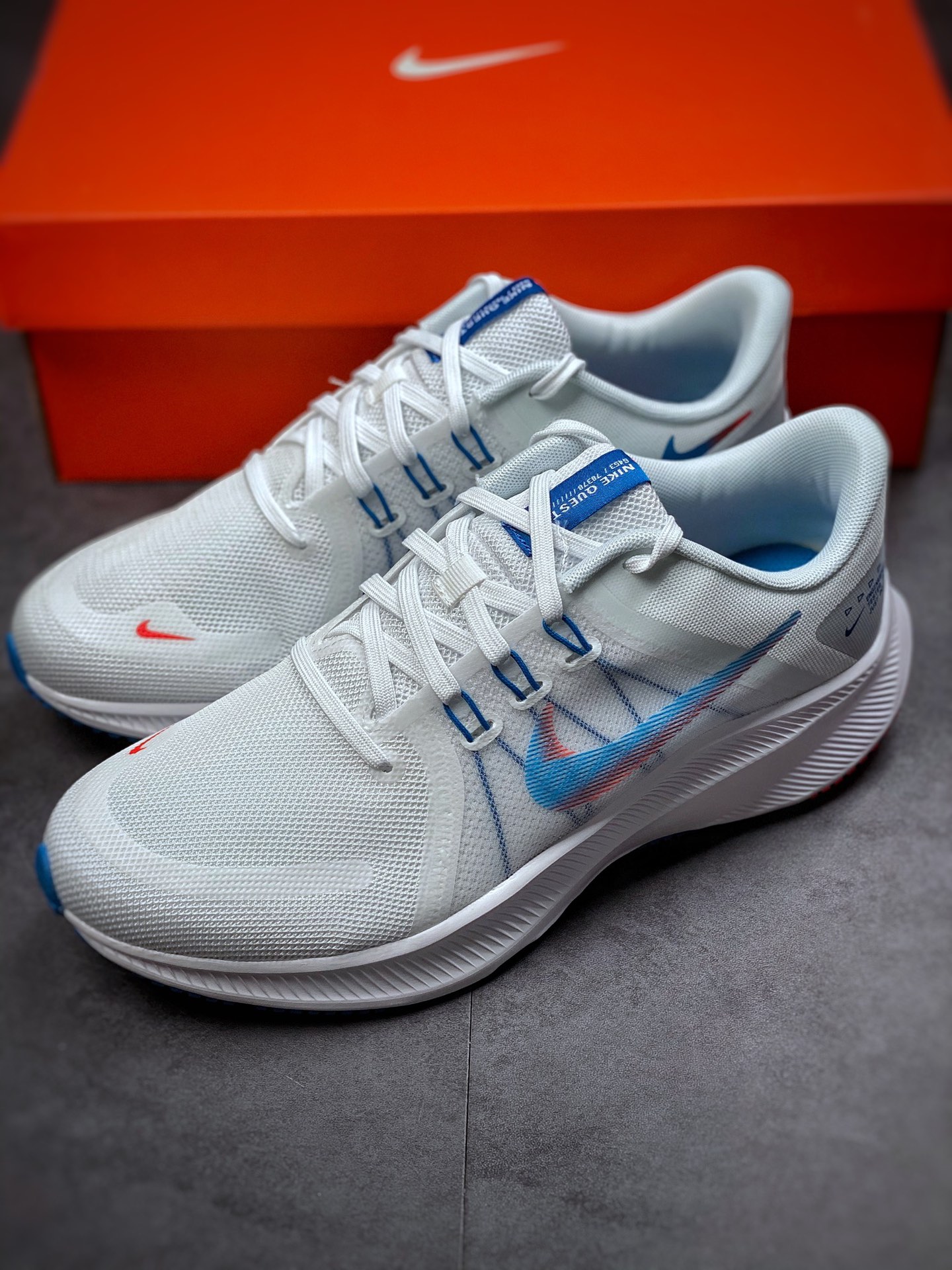 180  Nike Quest 4极速4代 网面透气 时尚休闲跑步鞋DA1105-101