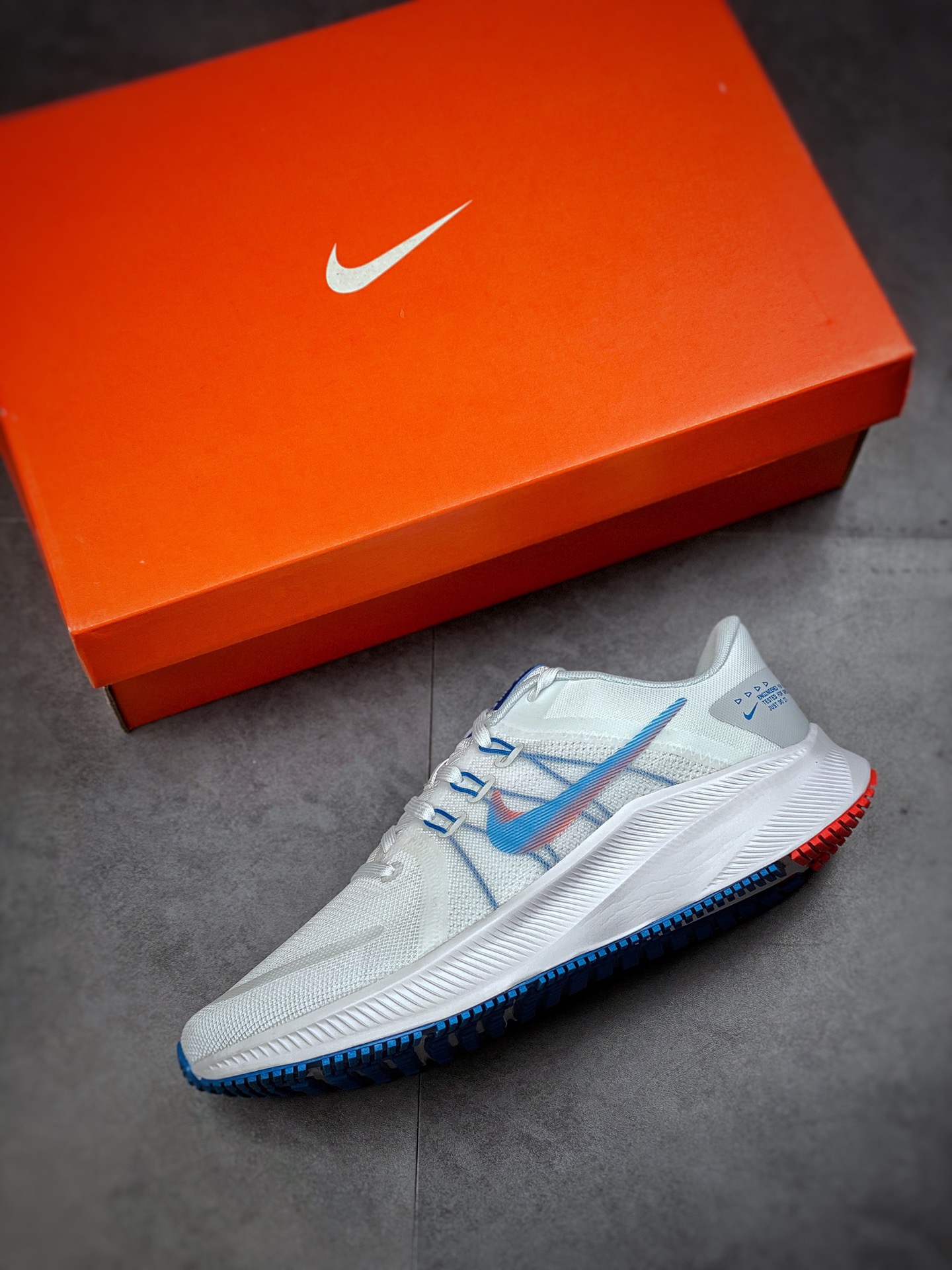 180  Nike Quest 4极速4代 网面透气 时尚休闲跑步鞋DA1105-101