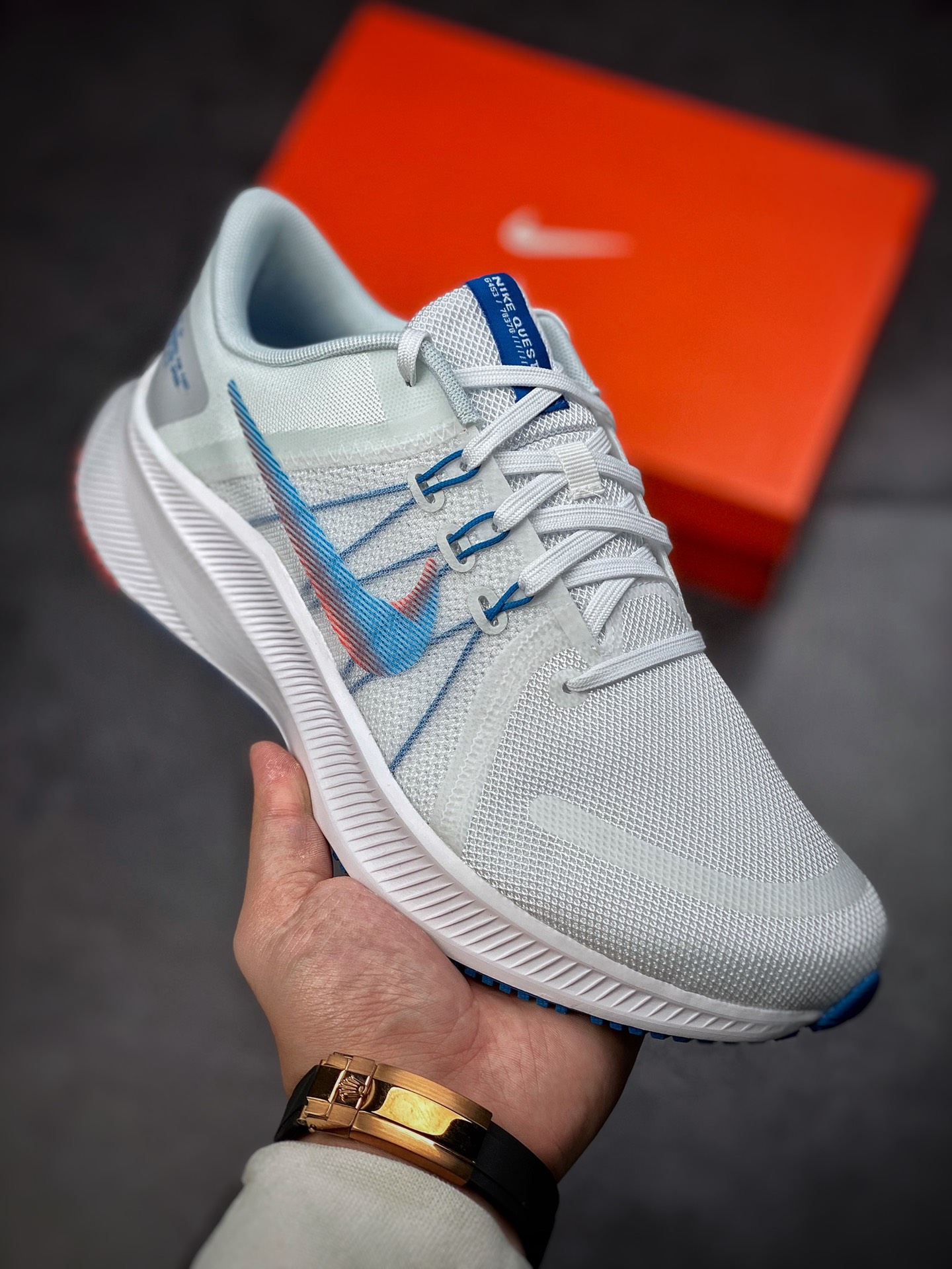 180  Nike Quest 4极速4代 网面透气 时尚休闲跑步鞋DA1105-101