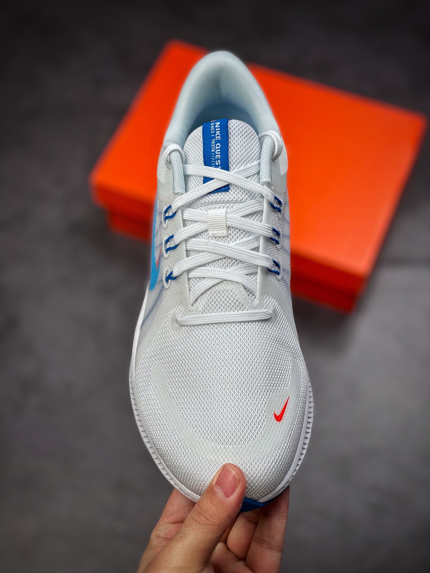 180  Nike Quest 4极速4代 网面透气 时尚休闲跑步鞋DA1105-101