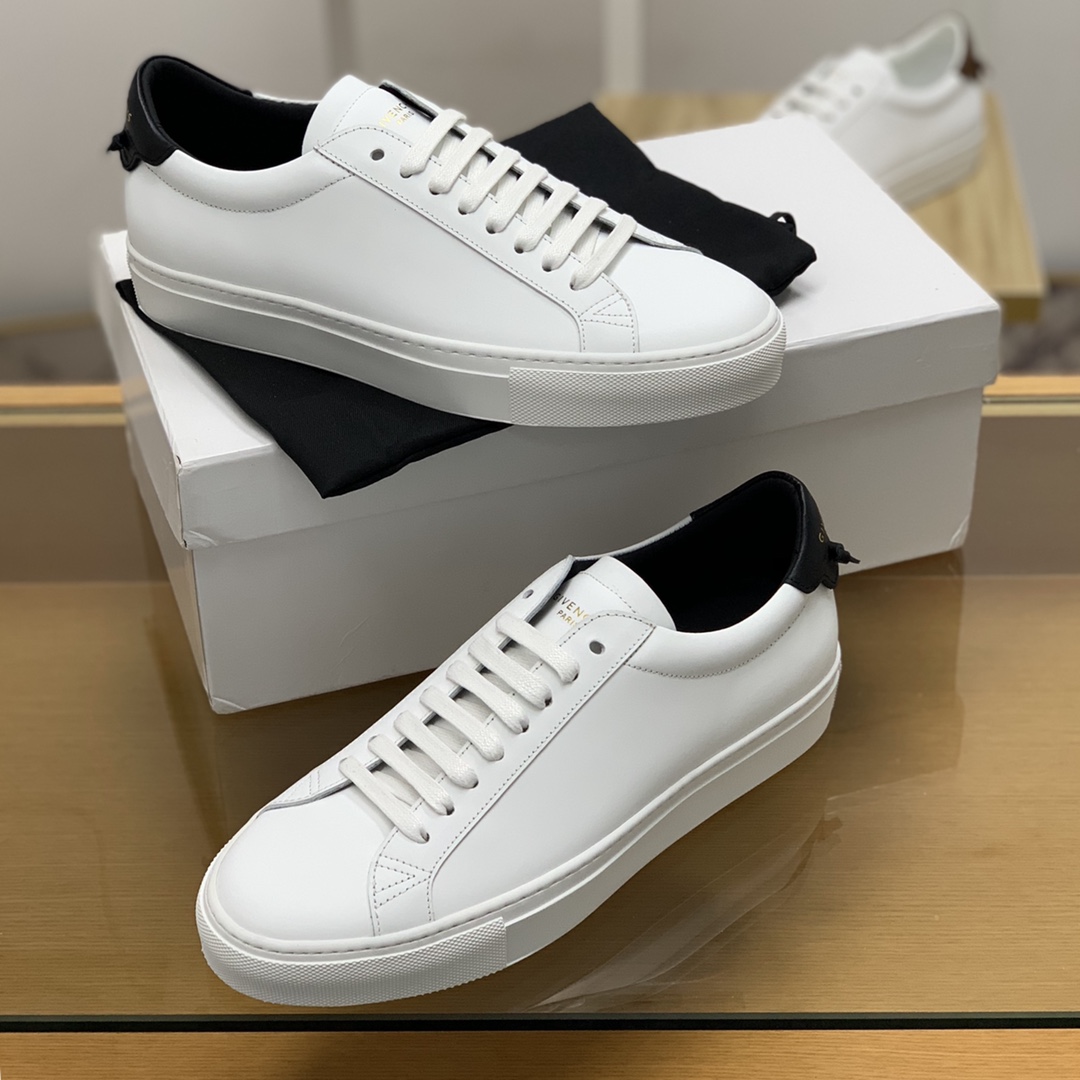 Givenchy/纪梵希   光白色皮革材质，黑皮皮革镶饰Urban Street运动鞋