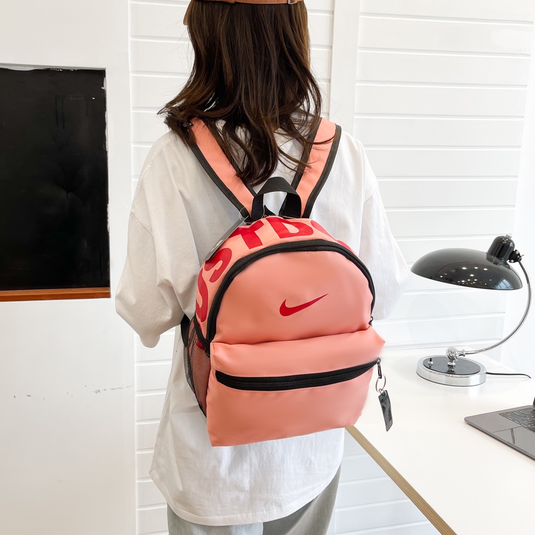 供货价:63💰开学季背包🎒原单好货,原包装吊牌，。NIKE耐克 儿童小背包幼儿园休闲双肩包男女大童运动休闲学生书包旅行背包 尺寸:31×25×13