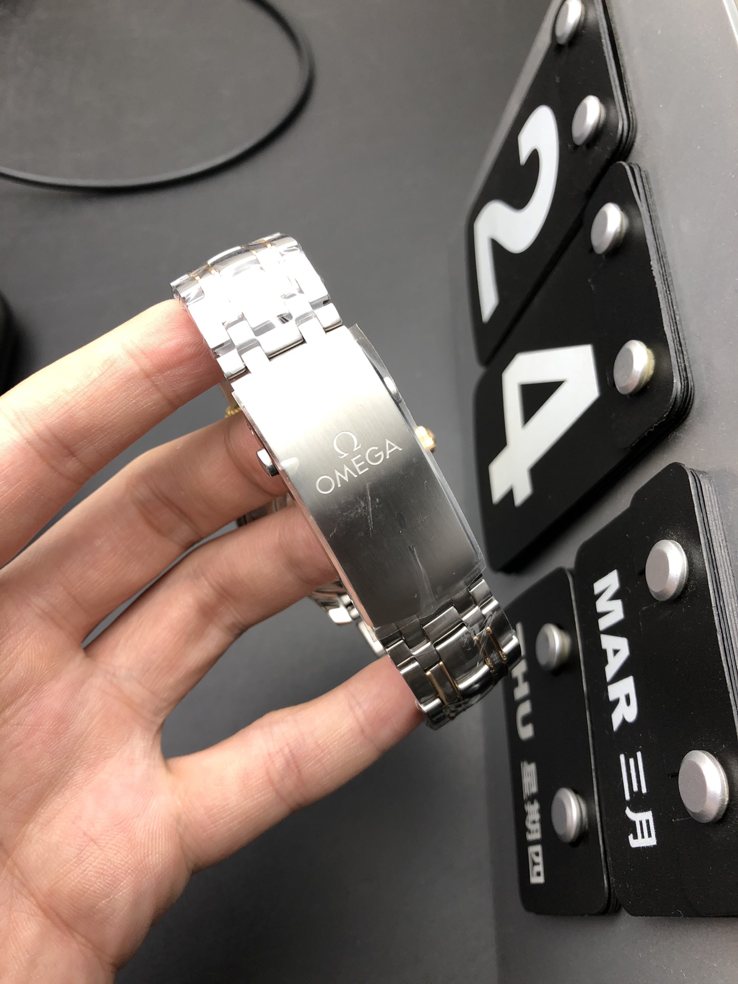 Omega OR 玫瑰金海马300