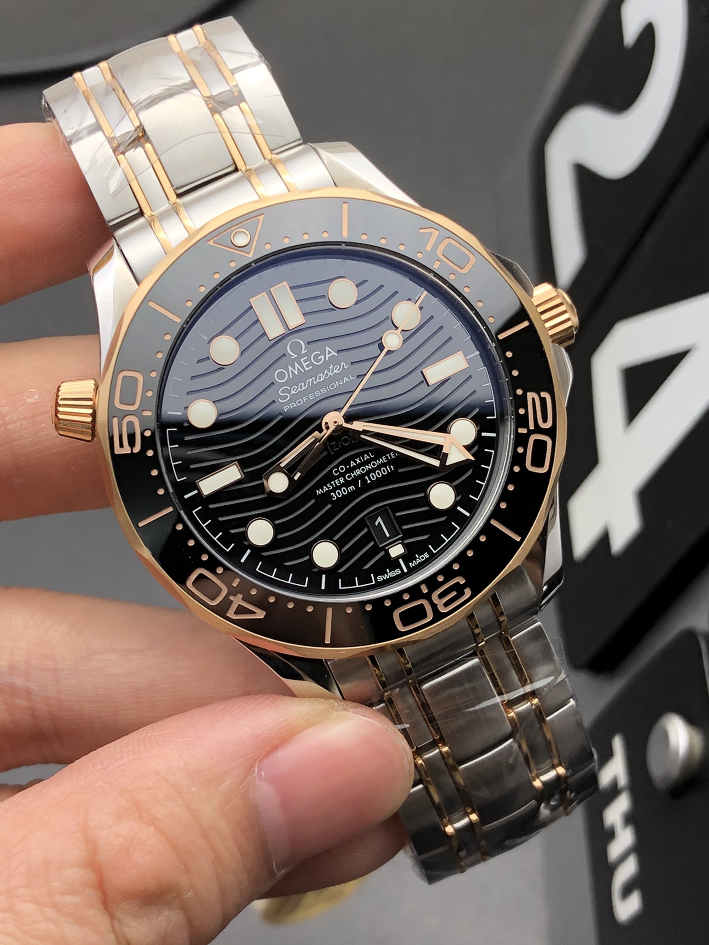 Omega OR 玫瑰金海马300