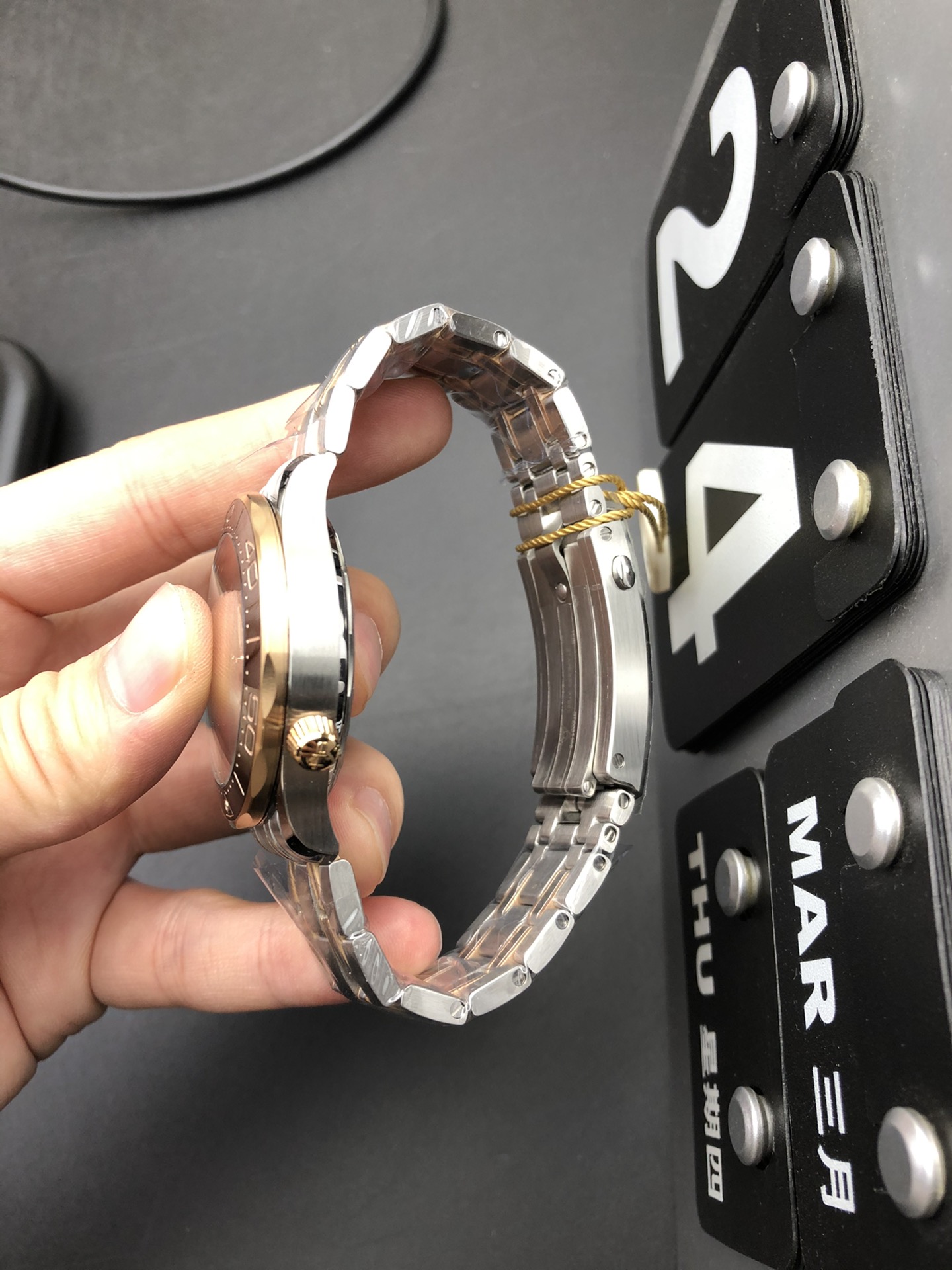 Omega OR 玫瑰金海马300