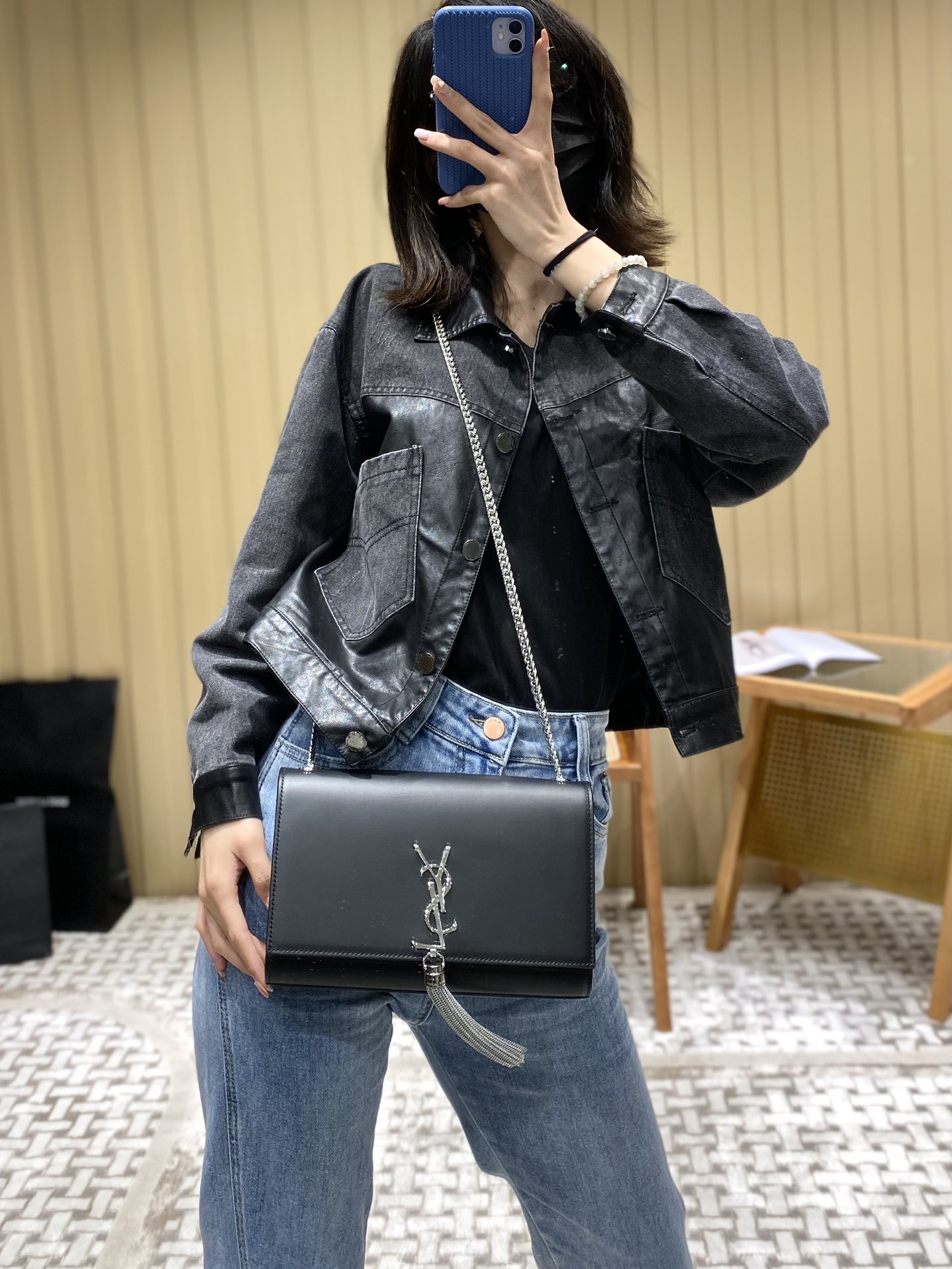 YSL 𝑲𝒂𝒕𝒆 𝟮𝟰𝒄𝒎 平纹经典款斜挎链条包 354119黑色/银扣