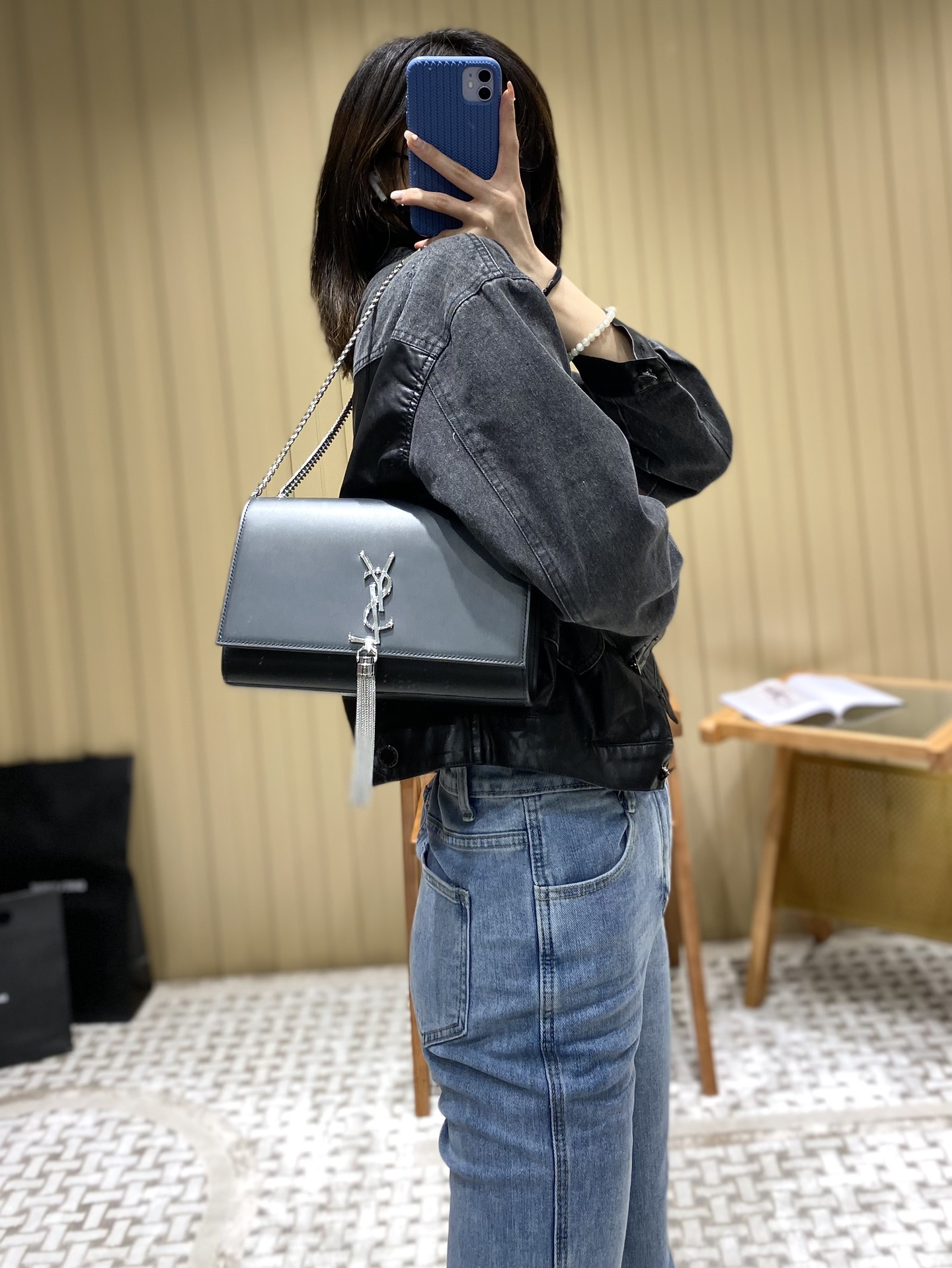 YSL 𝑲𝒂𝒕𝒆 𝟮𝟰𝒄𝒎 平纹经典款斜挎链条包 354119黑色/银扣