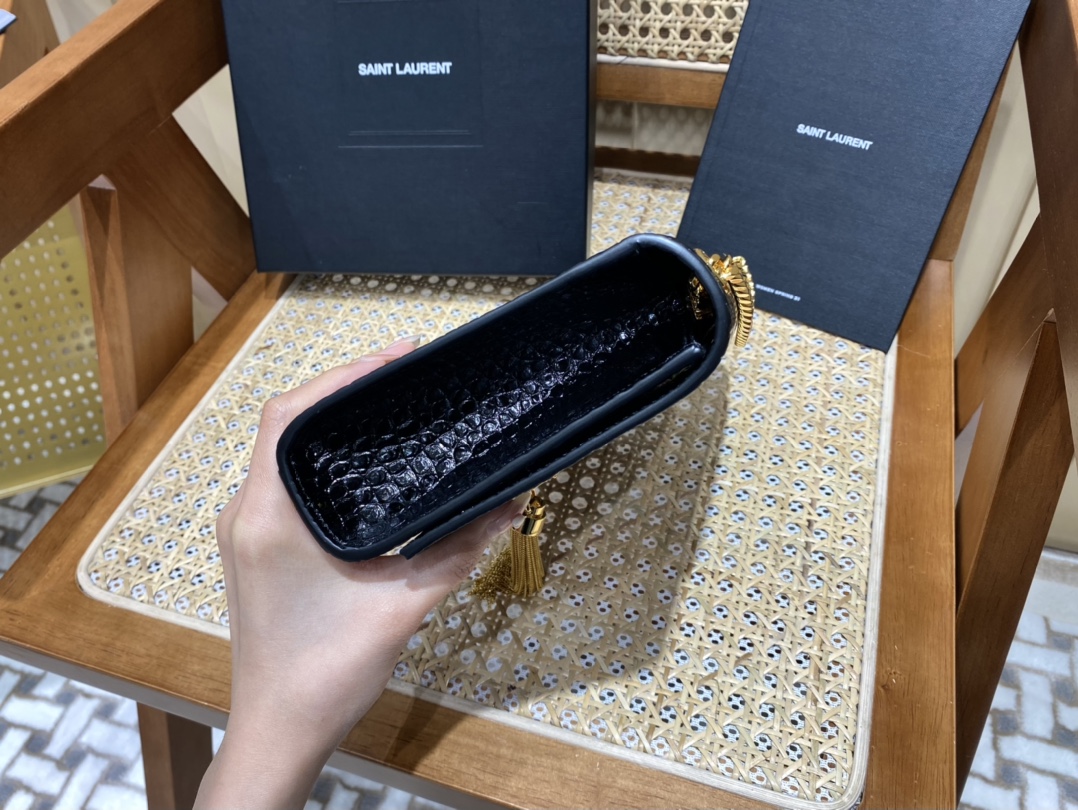 YSL ๐ฒ๐๐๐ ๐ฎ๐ฐ๐๐ ้ณ้ฑผ็บนๆต่ๅ
354119้ป่ฒ/้ๆฃ