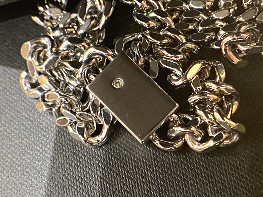 YSL 𝑲𝒂𝒕𝒆 𝟮𝟰𝒄𝒎 鳄鱼纹流苏包 354119黑色/银扣