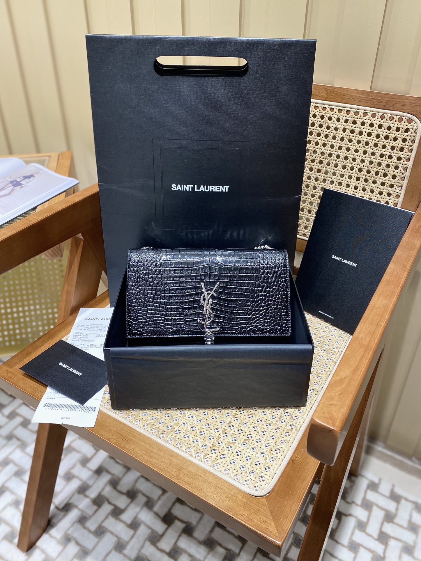 YSL 𝑲𝒂𝒕𝒆 𝟮𝟰𝒄𝒎 鳄鱼纹流苏包 354119黑色/银扣