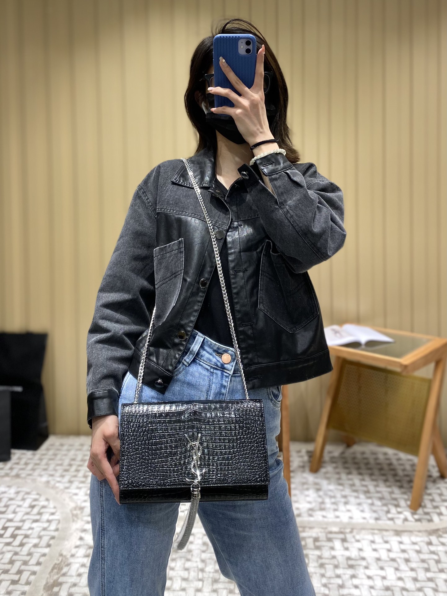 YSL 𝑲𝒂𝒕𝒆 𝟮𝟰𝒄𝒎 鳄鱼纹流苏包 354119黑色/银扣