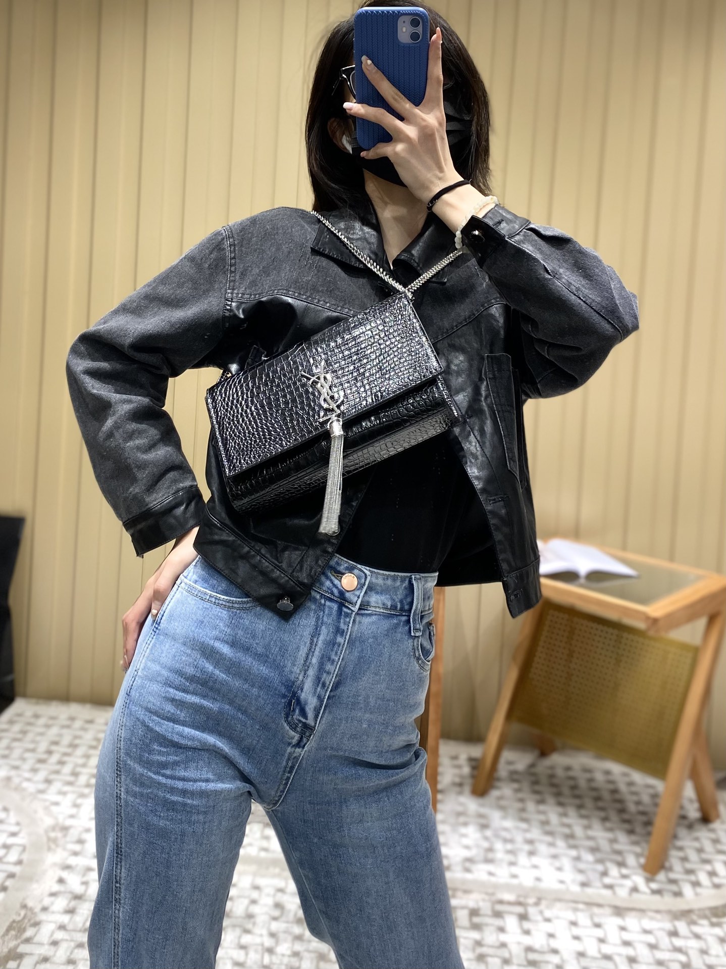 YSL 𝑲𝒂𝒕𝒆 𝟮𝟰𝒄𝒎 鳄鱼纹流苏包 354119黑色/银扣