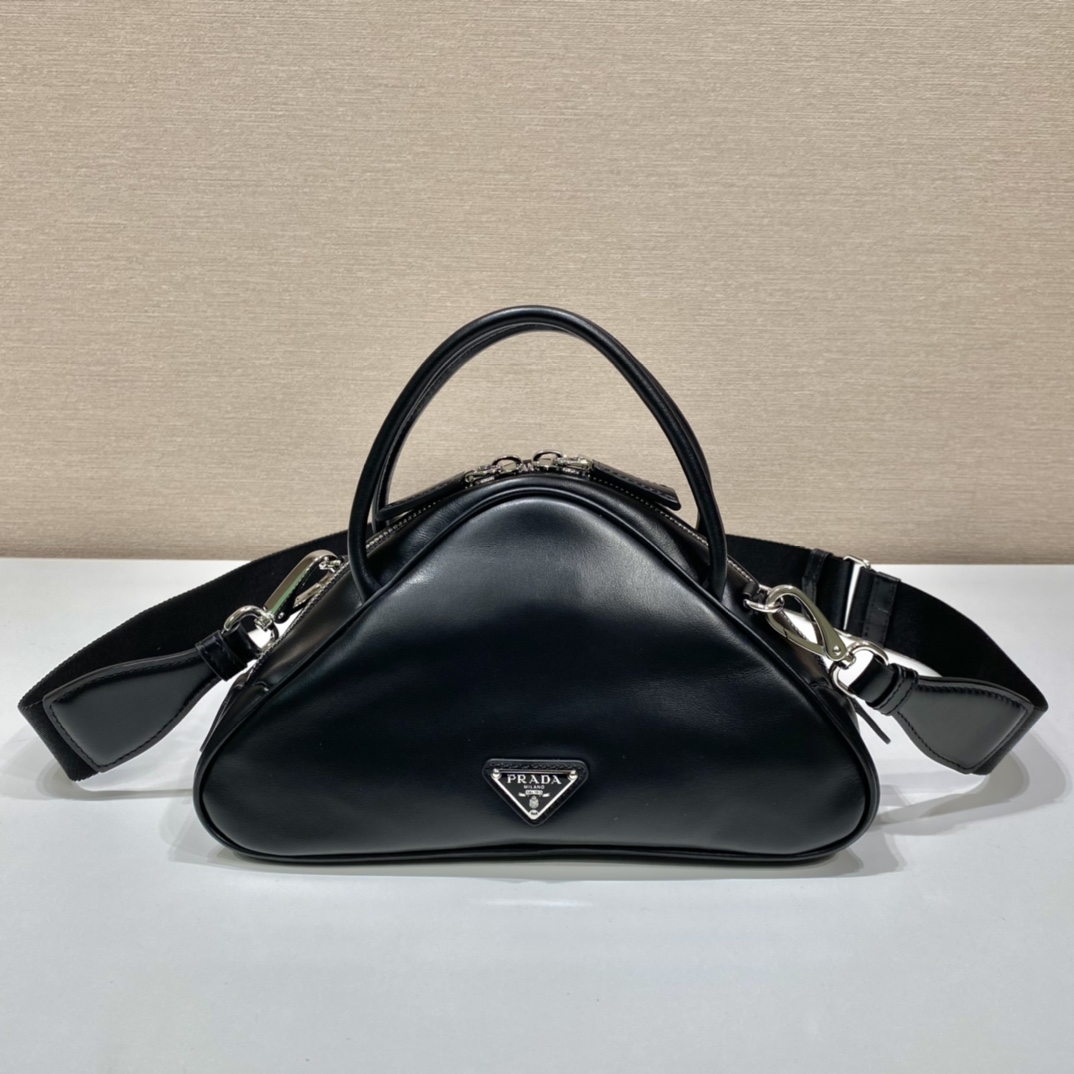 PRADA普拉达进口小牛皮三角形保龄球包1BB082