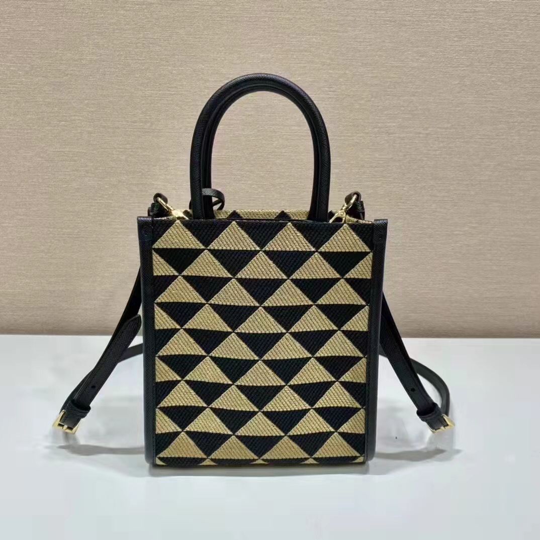 Prada Luxury Designer Handbag Shoulder Bag in fine calfskin 5